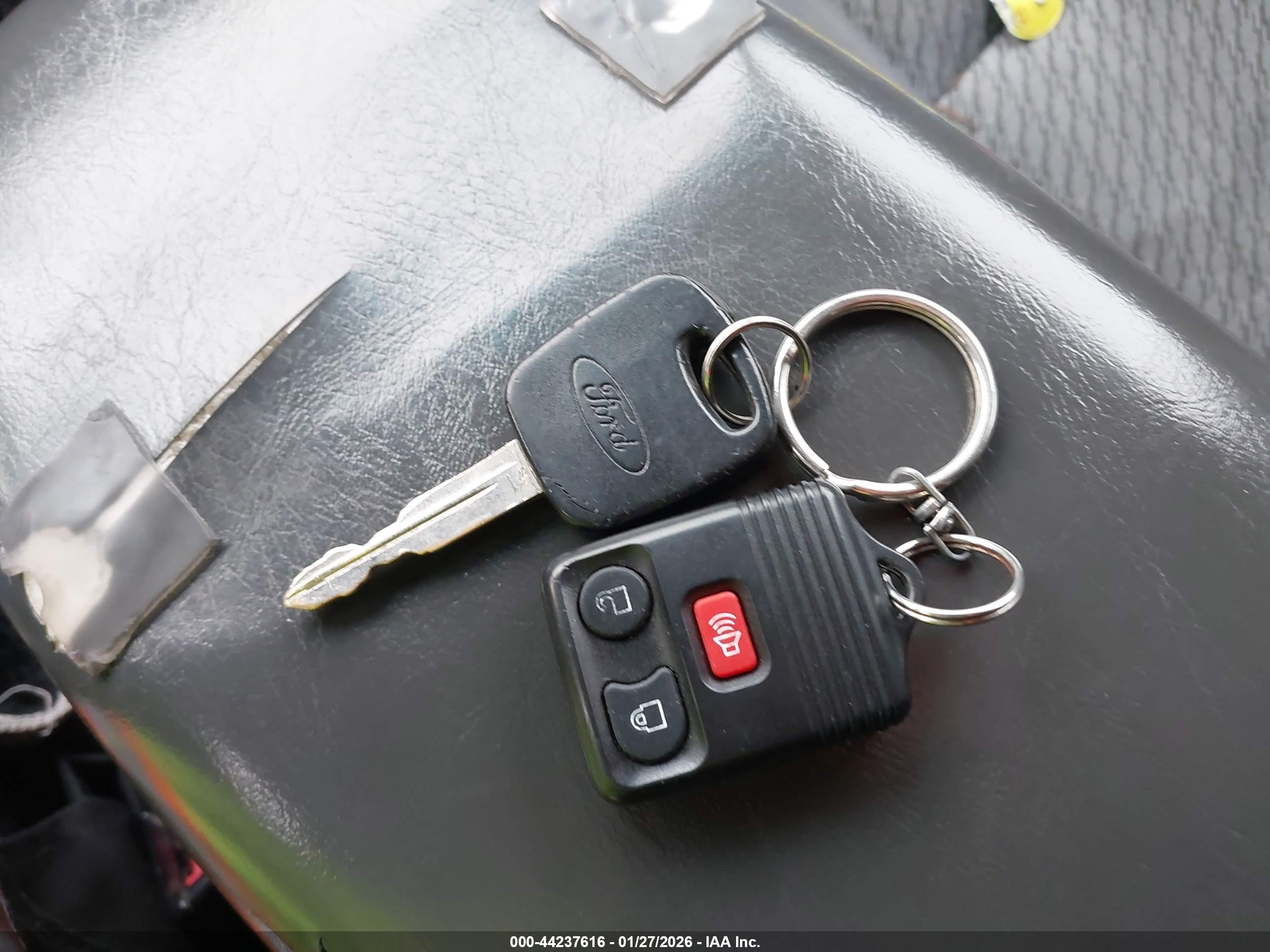 FORD ESCAPE image 11