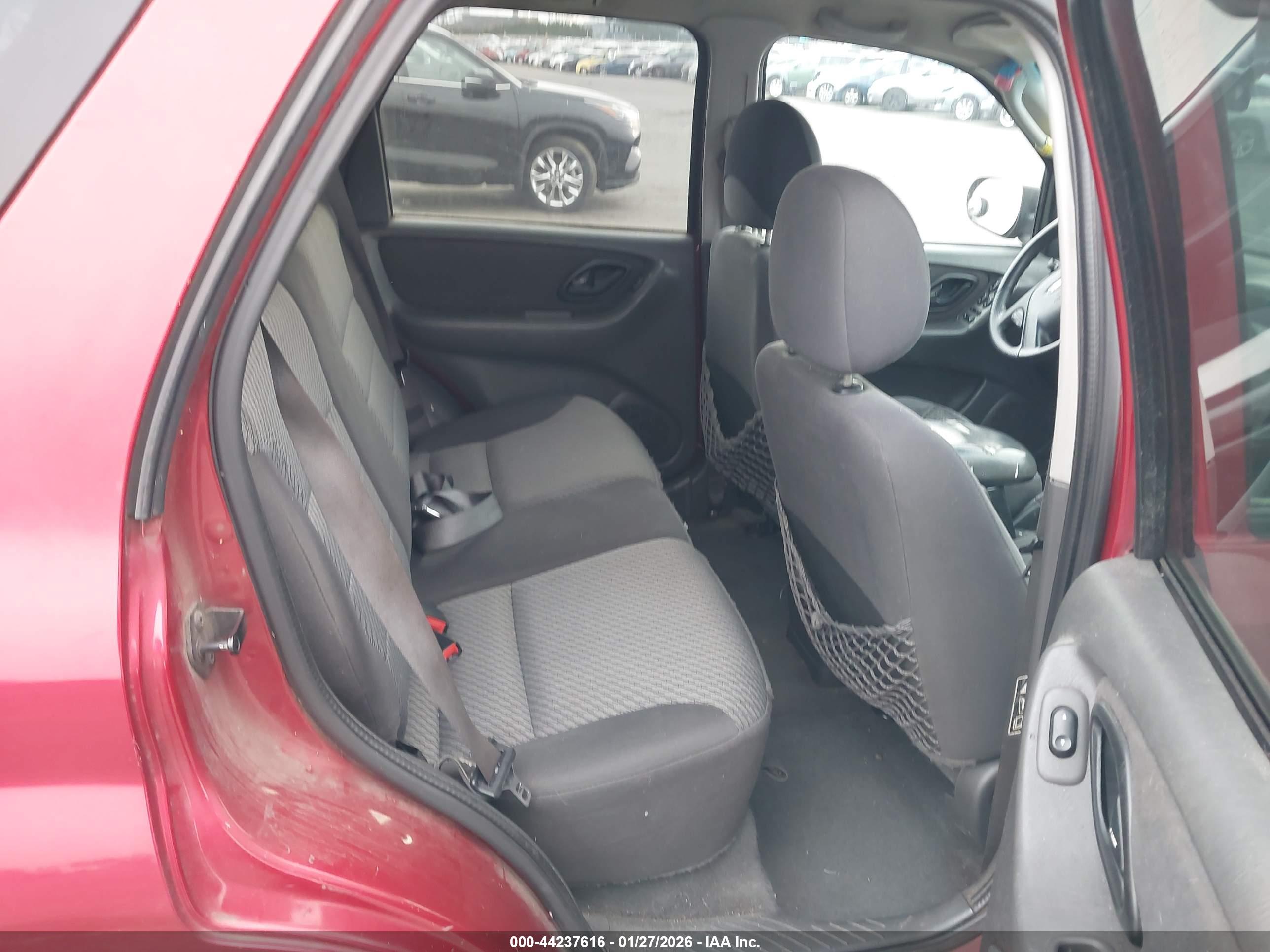 FORD ESCAPE image 8