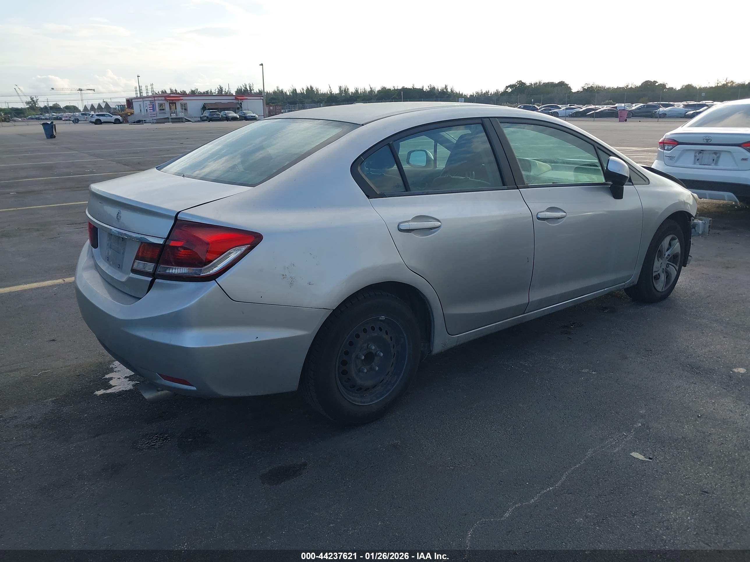 HONDA CIVIC image 4