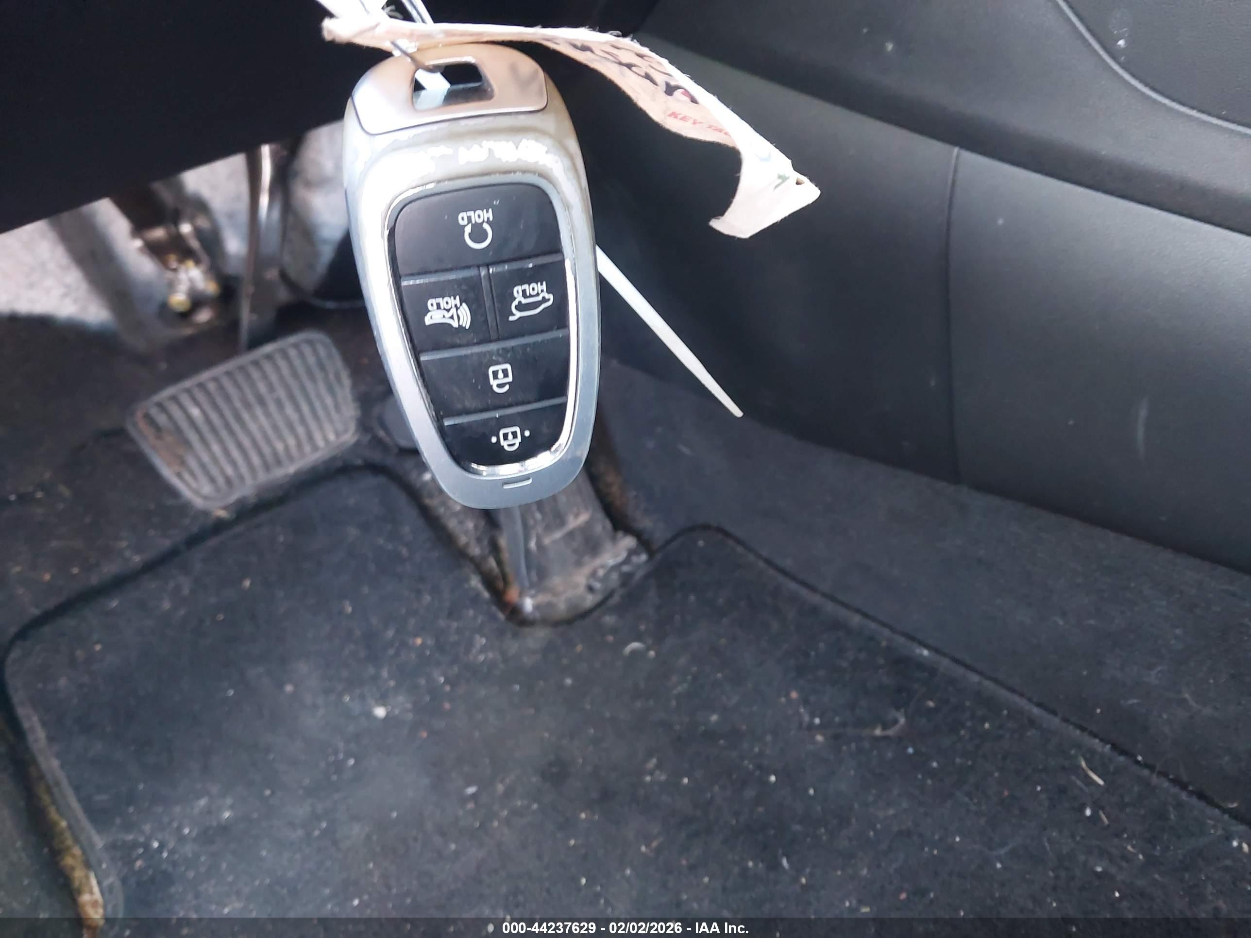 HYUNDAI TUCSON image 11