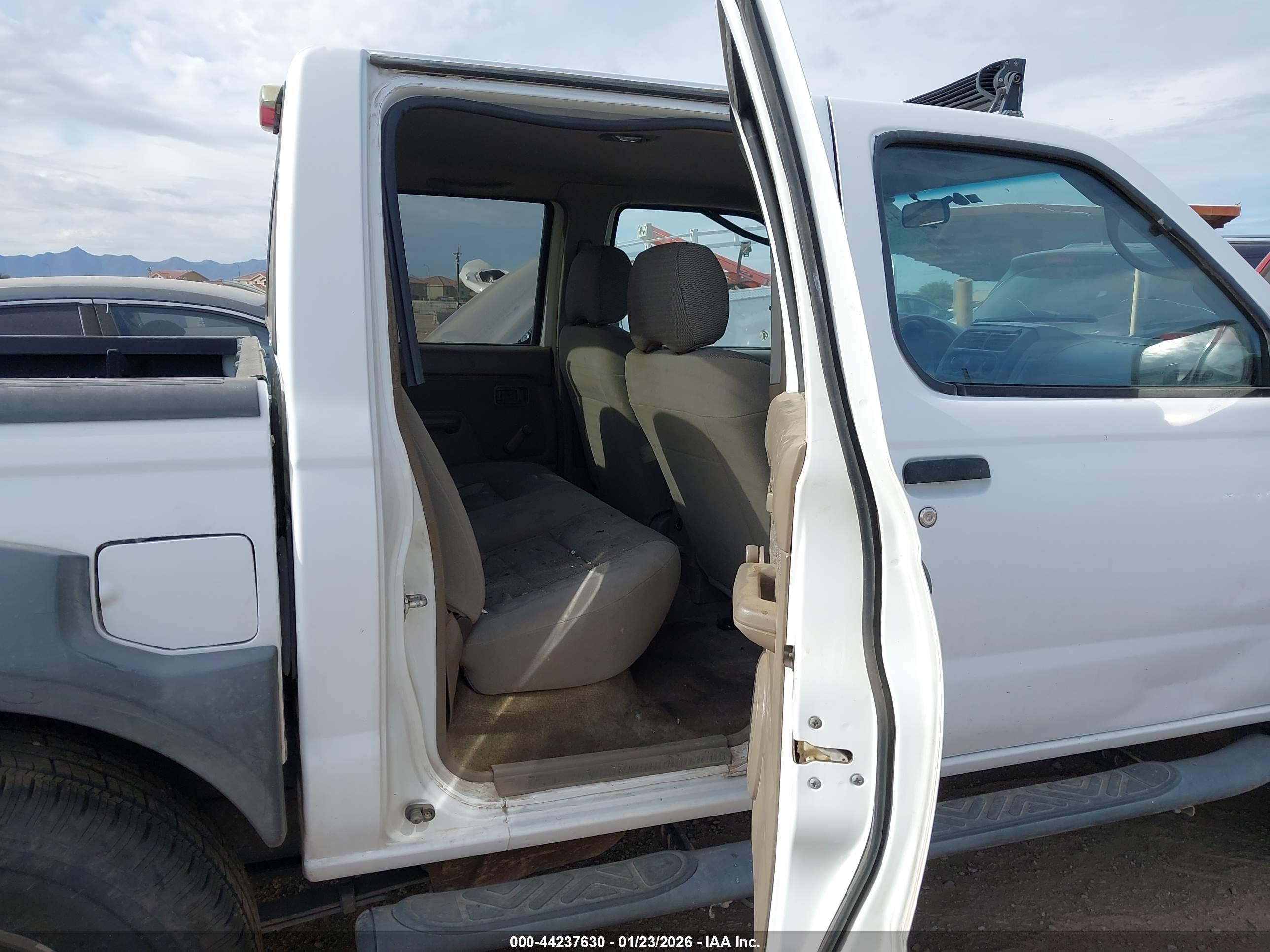 NISSAN FRONTIER image 8