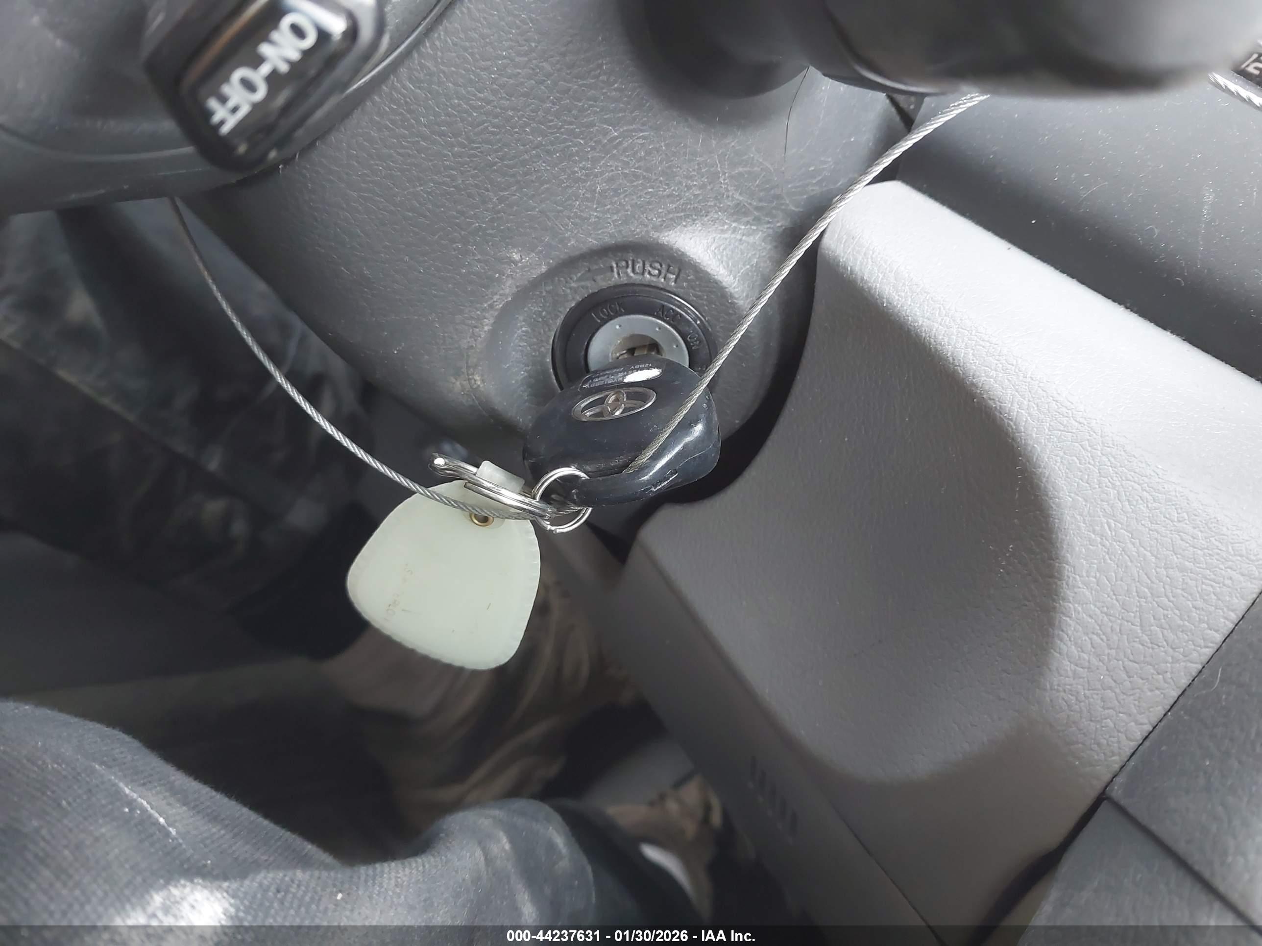 TOYOTA CAMRY image 11
