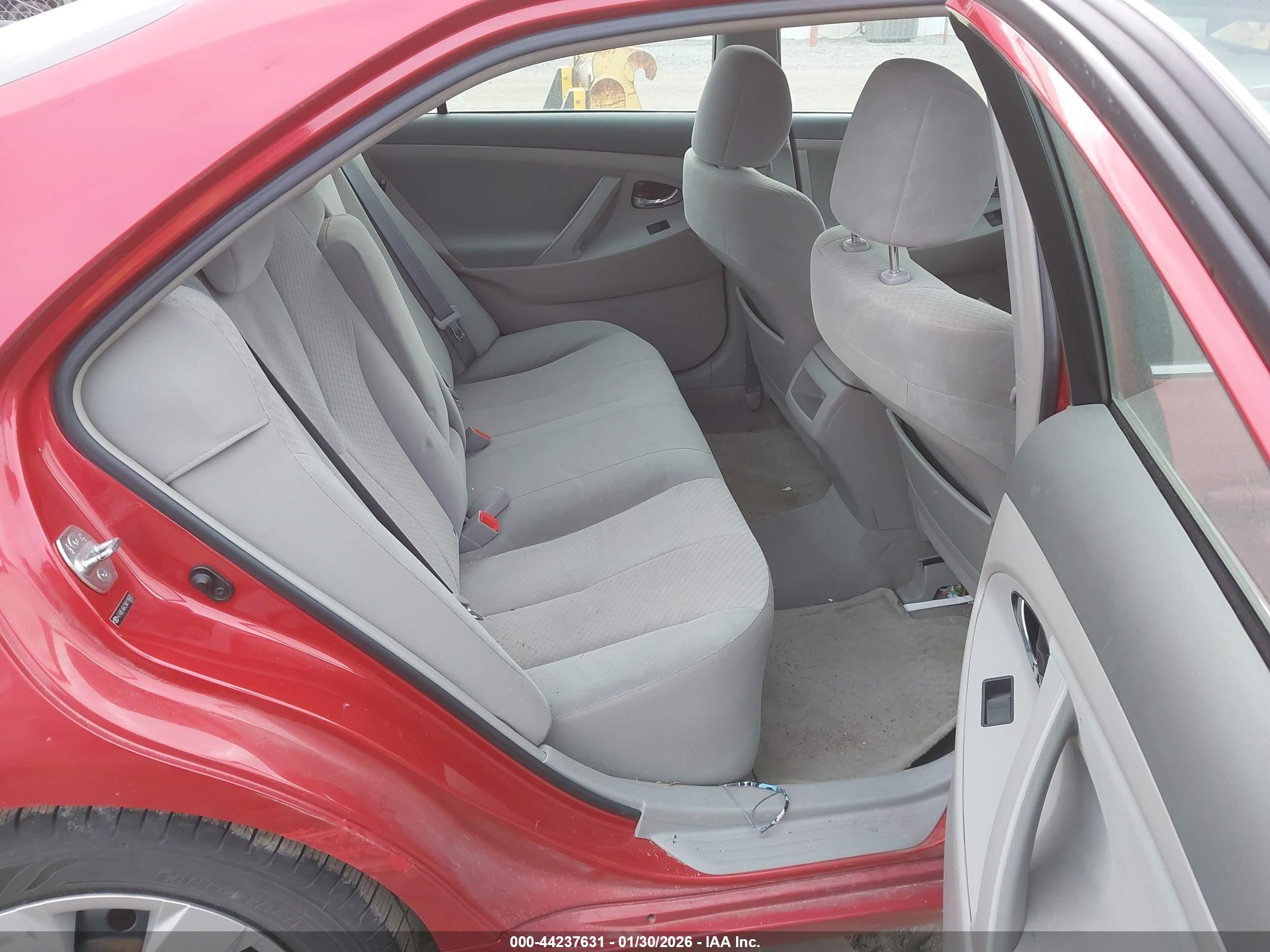 TOYOTA CAMRY image 8