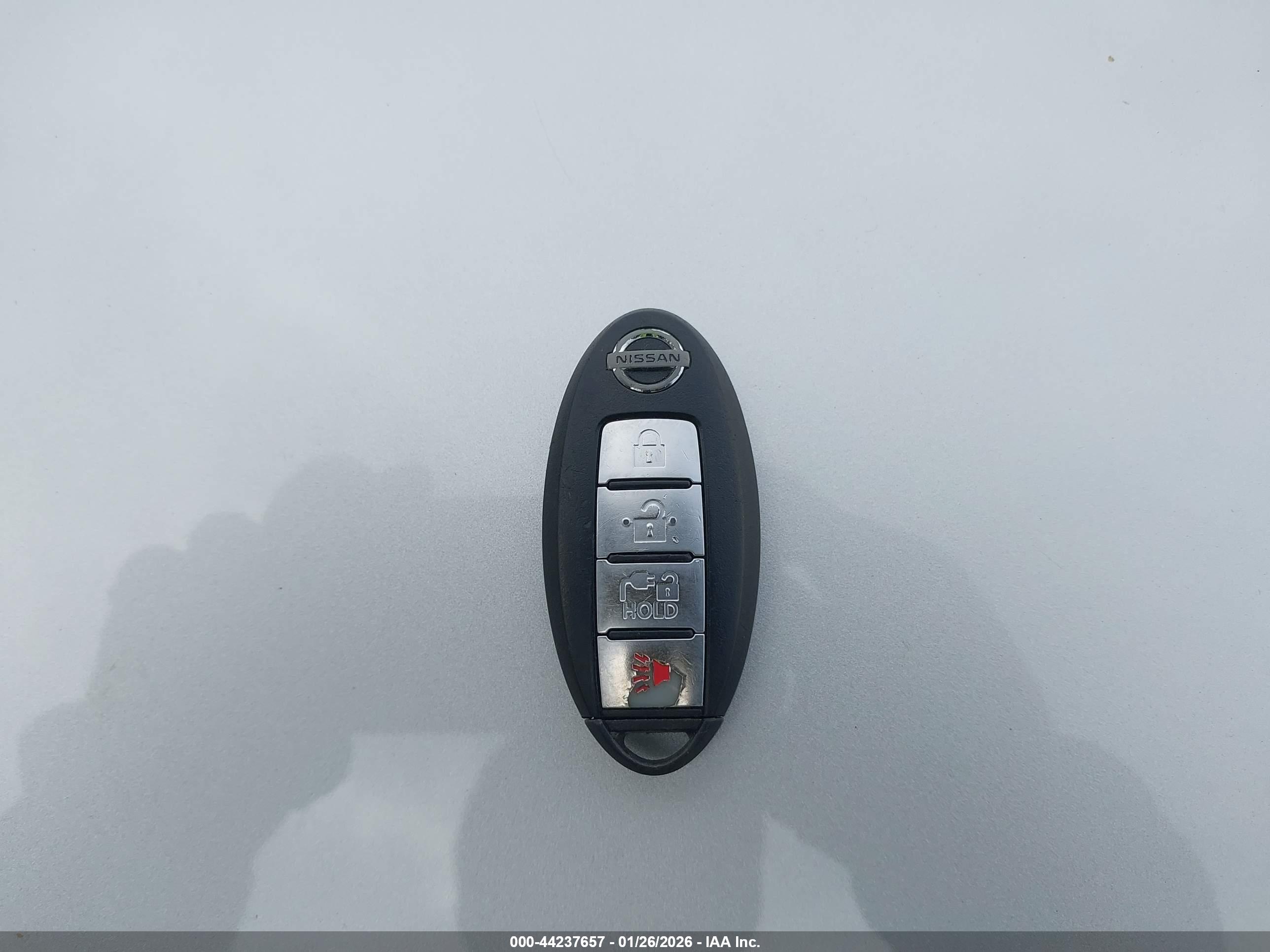 NISSAN LEAF image 11