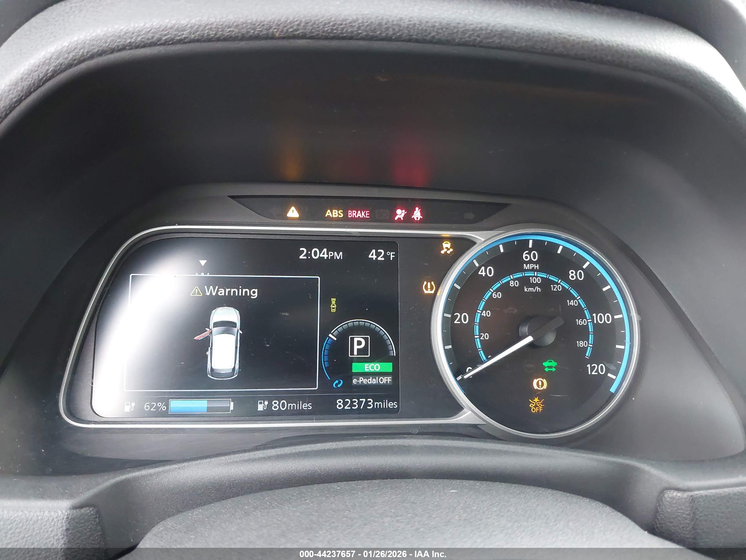 NISSAN LEAF image 7