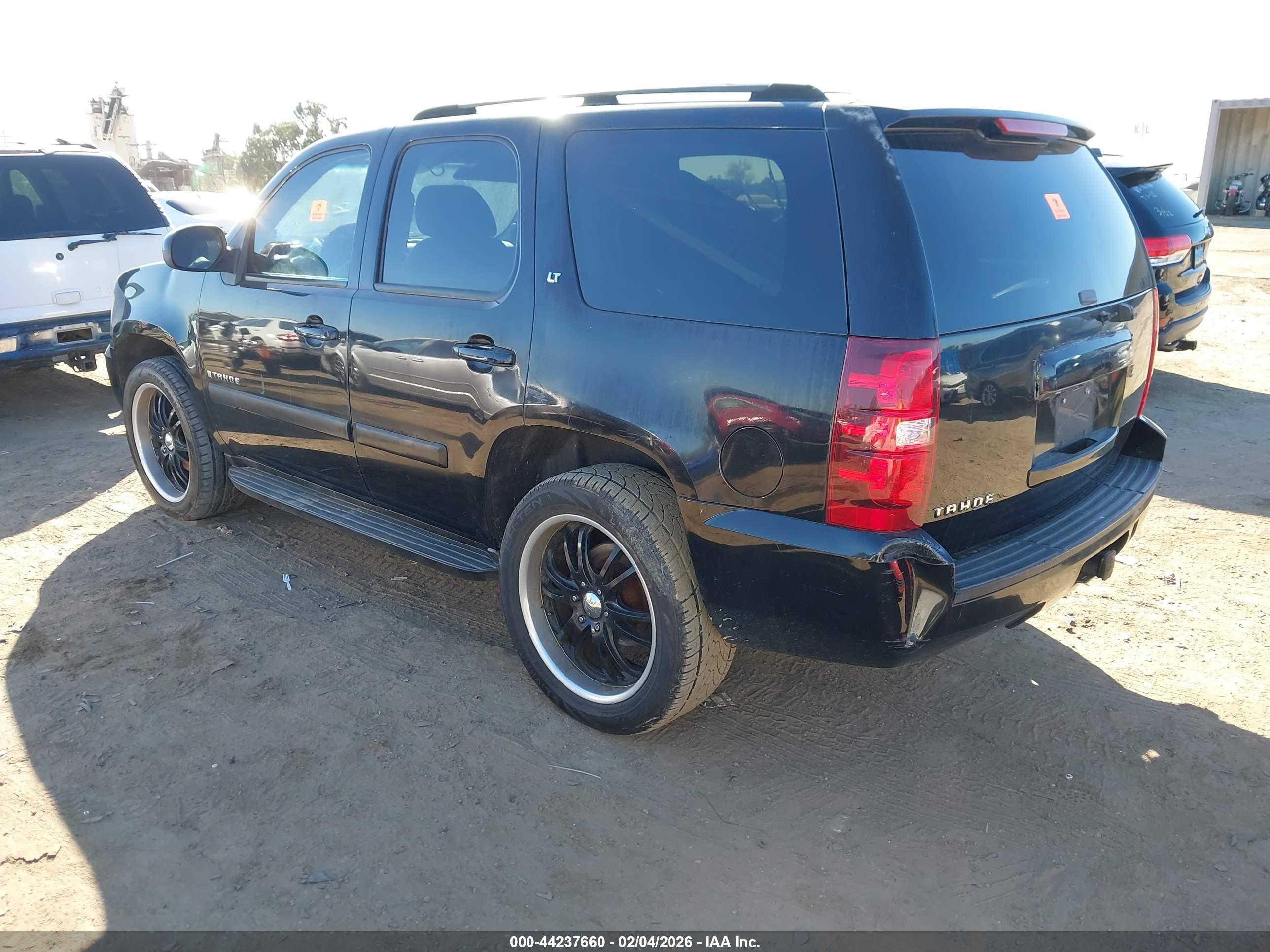 CHEVROLET TAHOE image 3