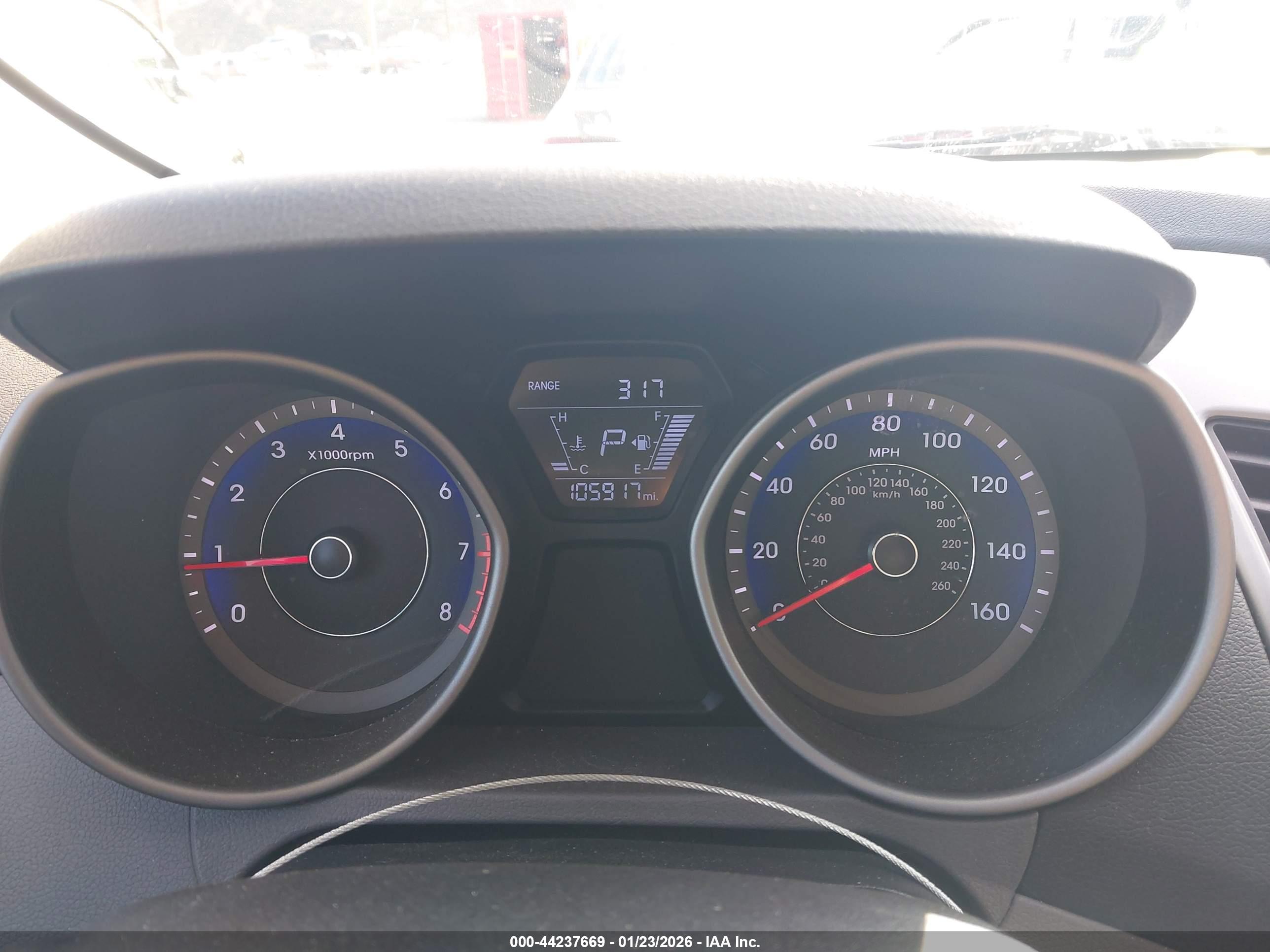HYUNDAI ELANTRA image 7