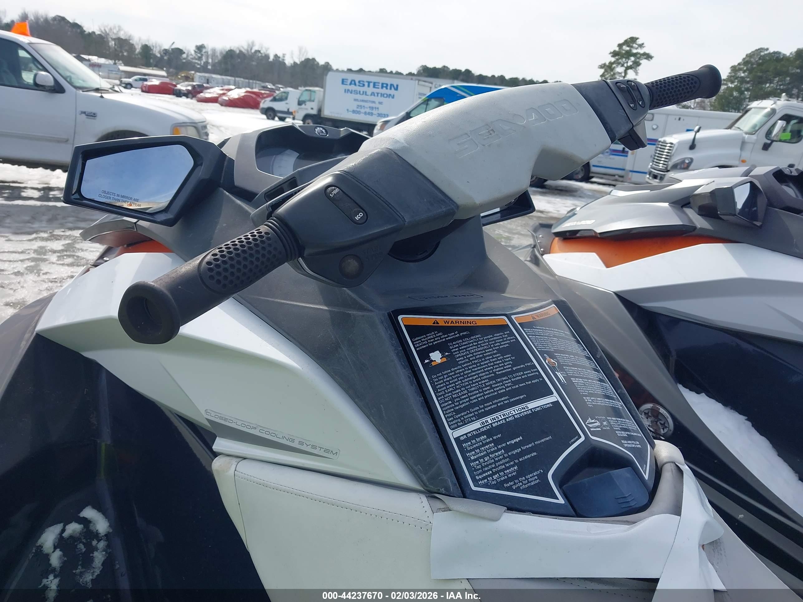 TRITON BOAT image 7