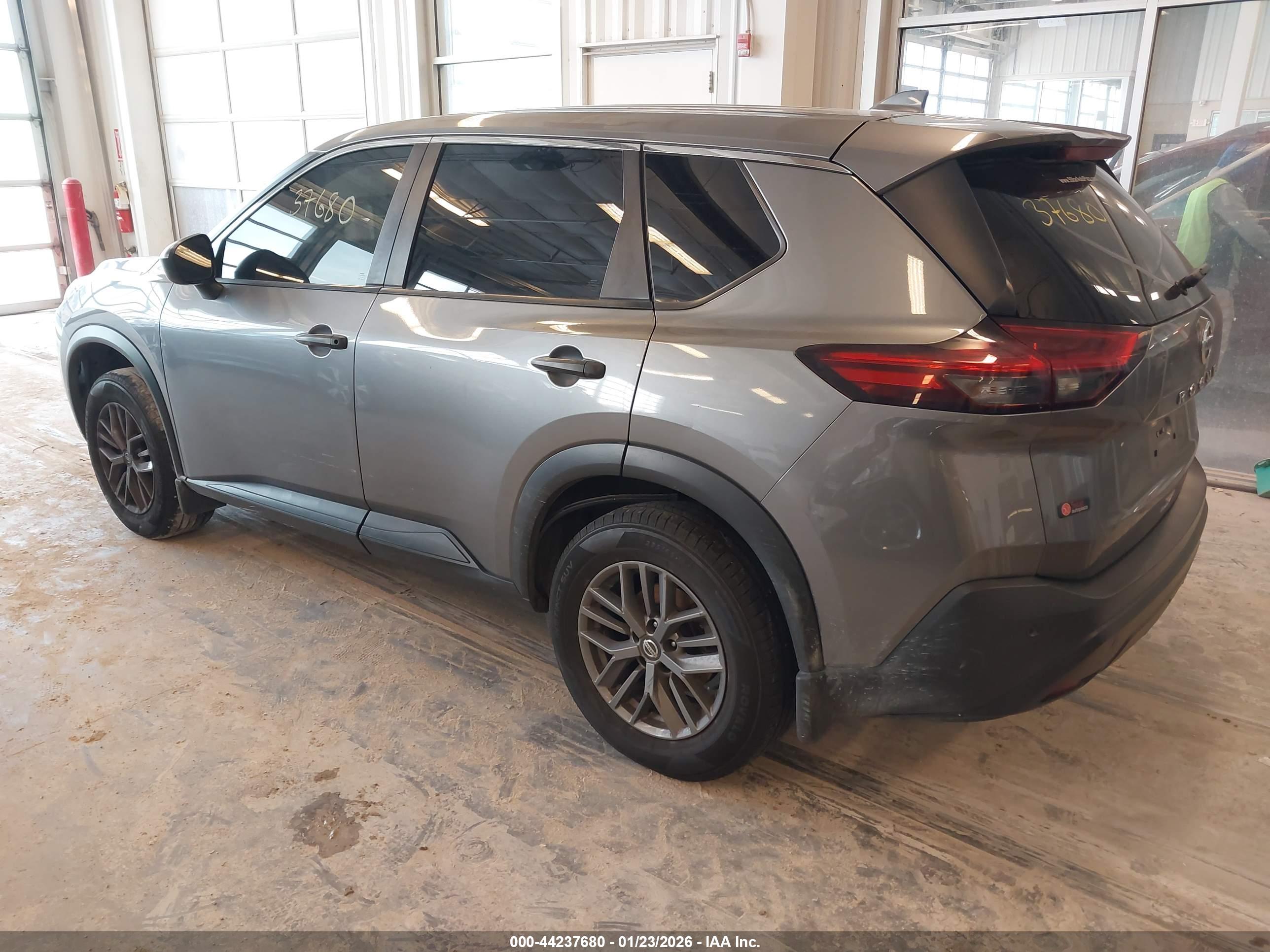 NISSAN ROGUE image 3