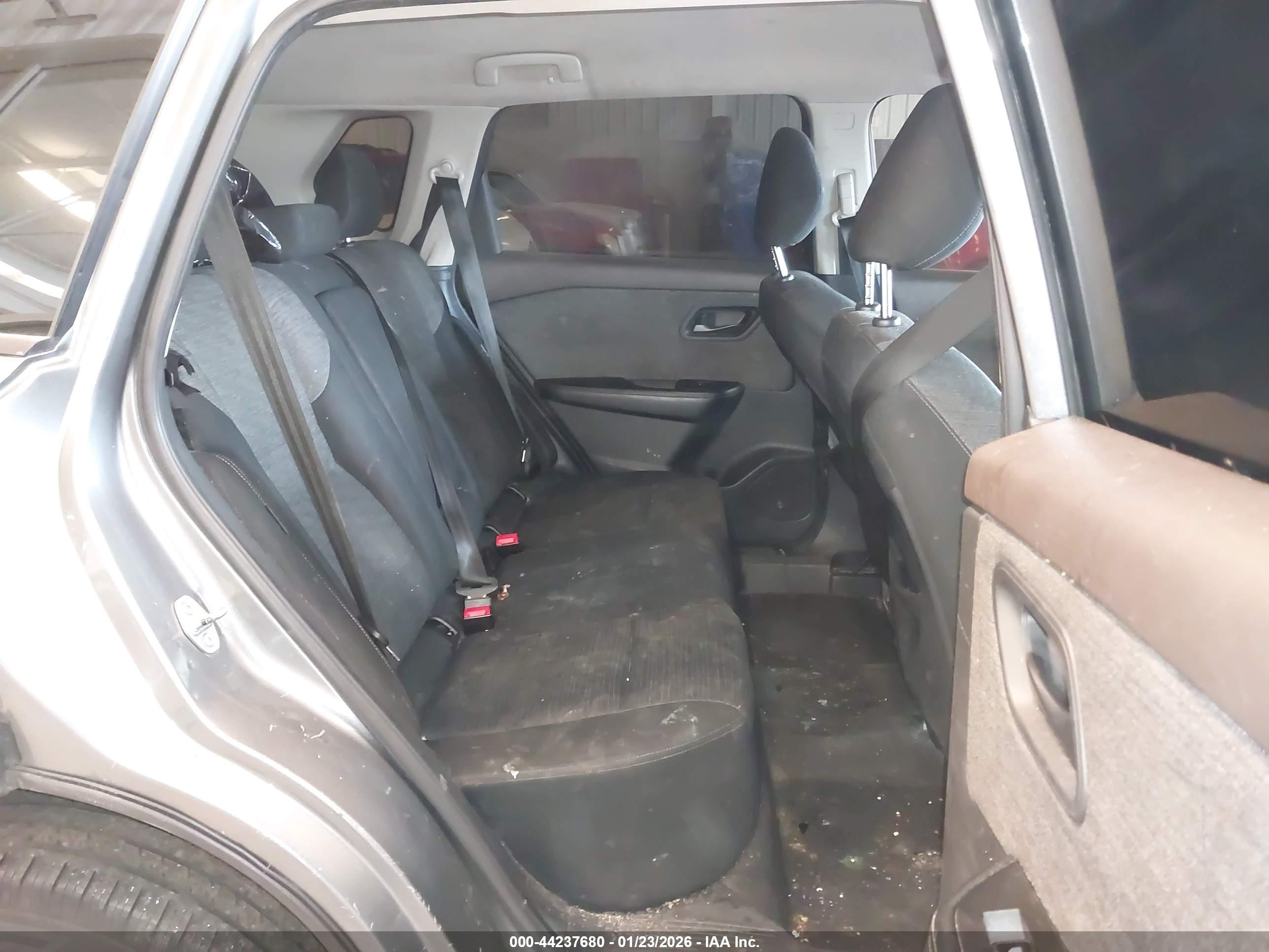 NISSAN ROGUE image 8