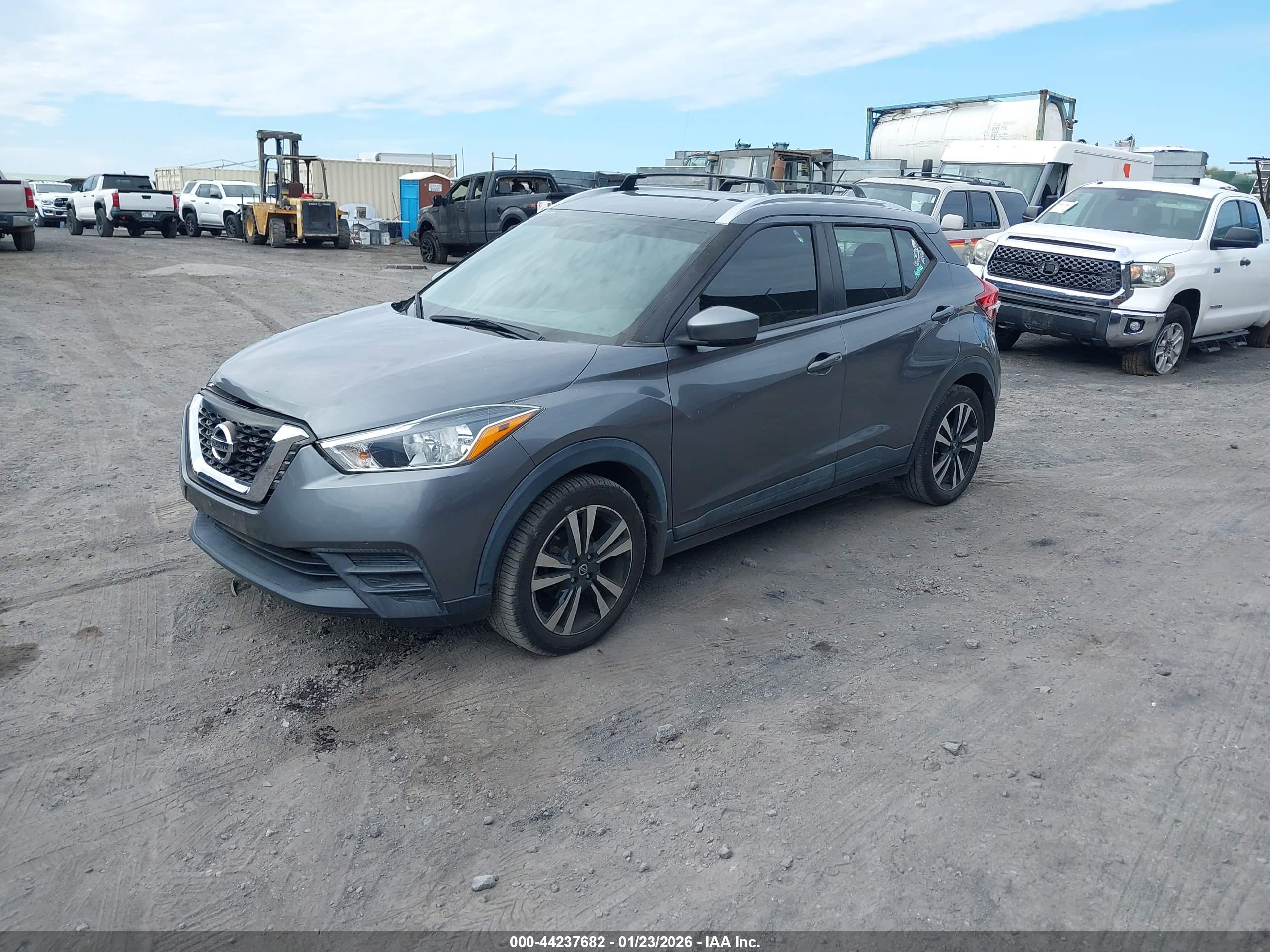 NISSAN KICKS image 2