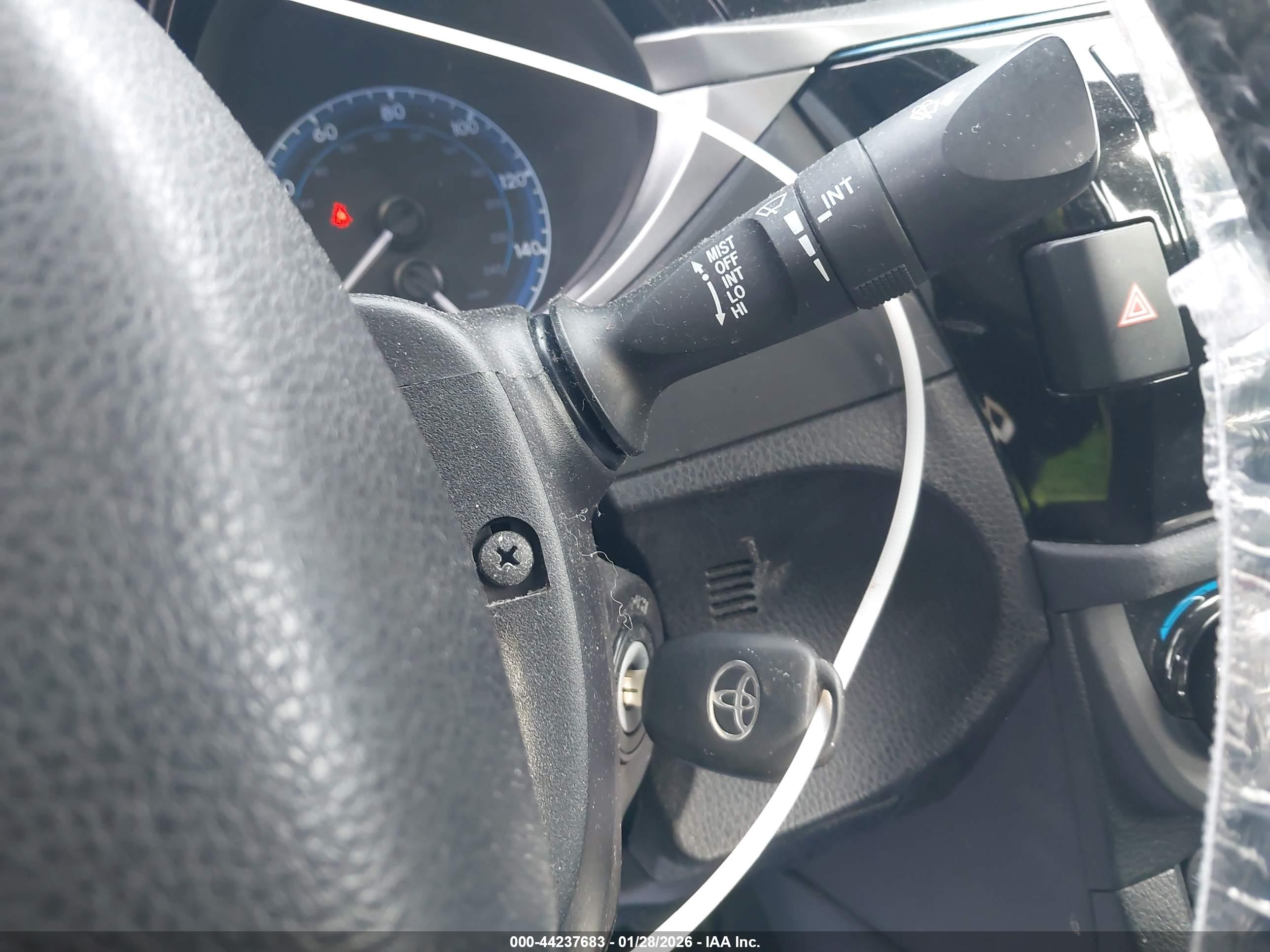 TOYOTA COROLLA image 11