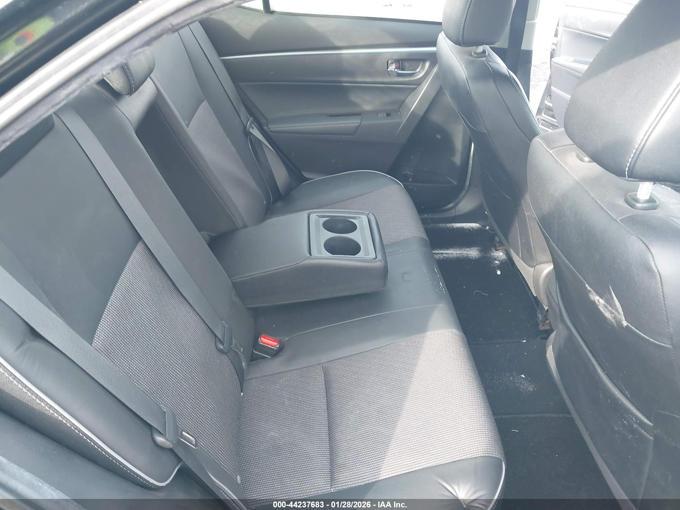 TOYOTA COROLLA image 8