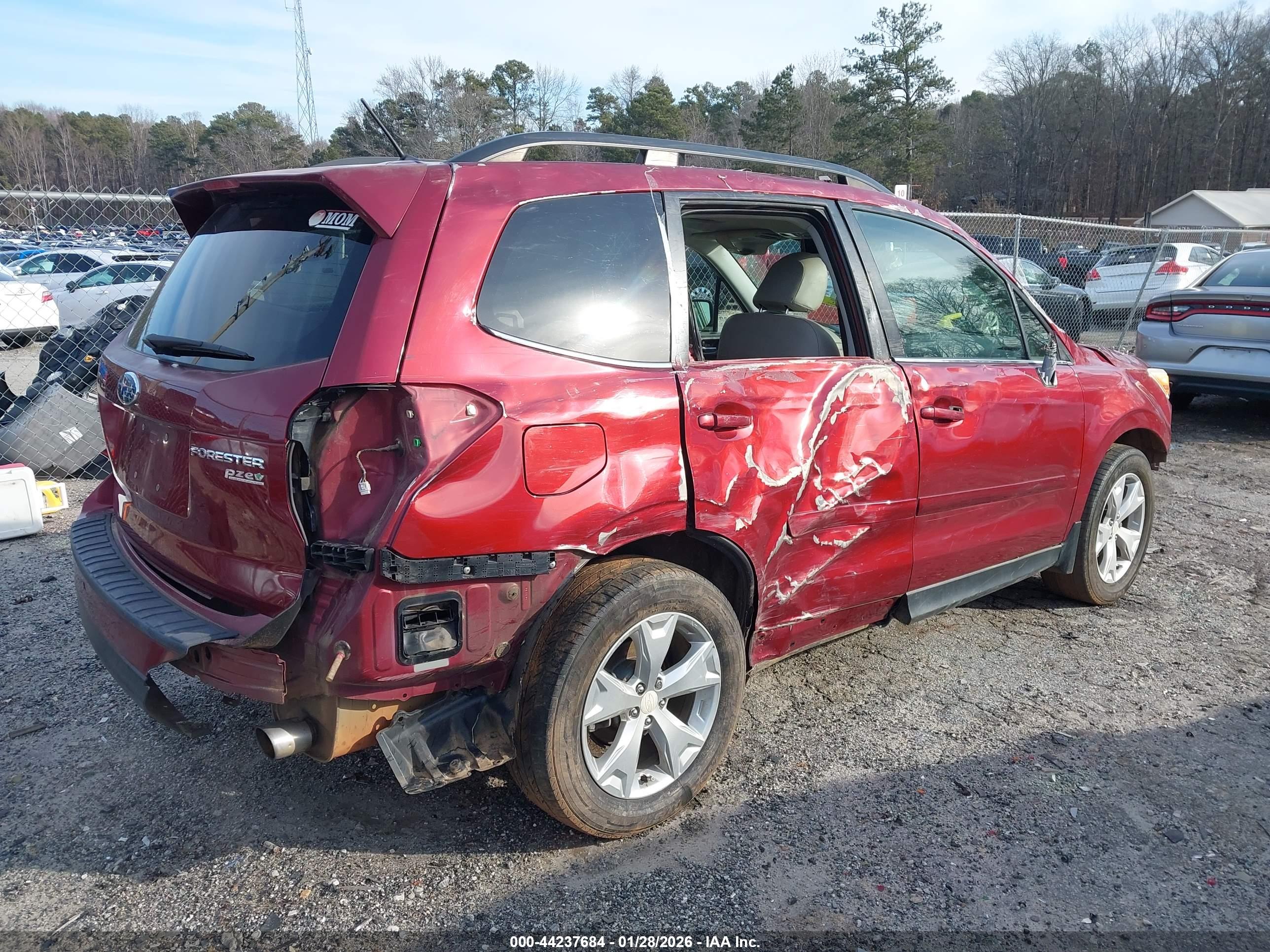 SUBARU FORESTER image 6