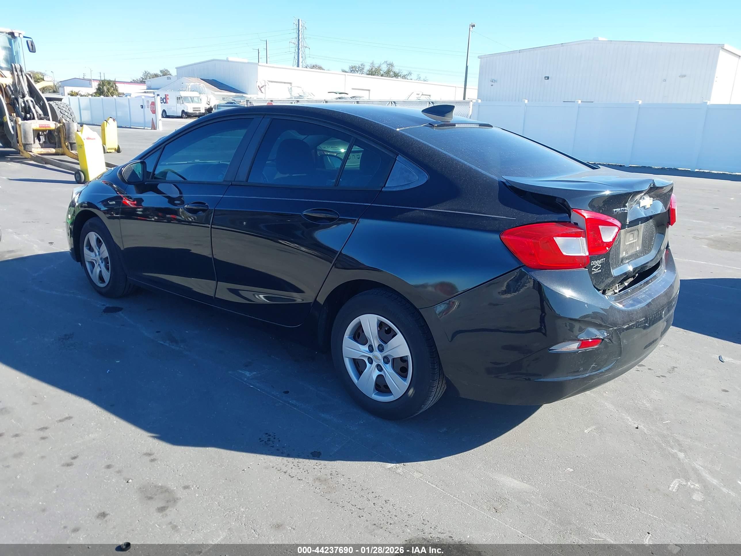 CHEVROLET CRUZE image 3