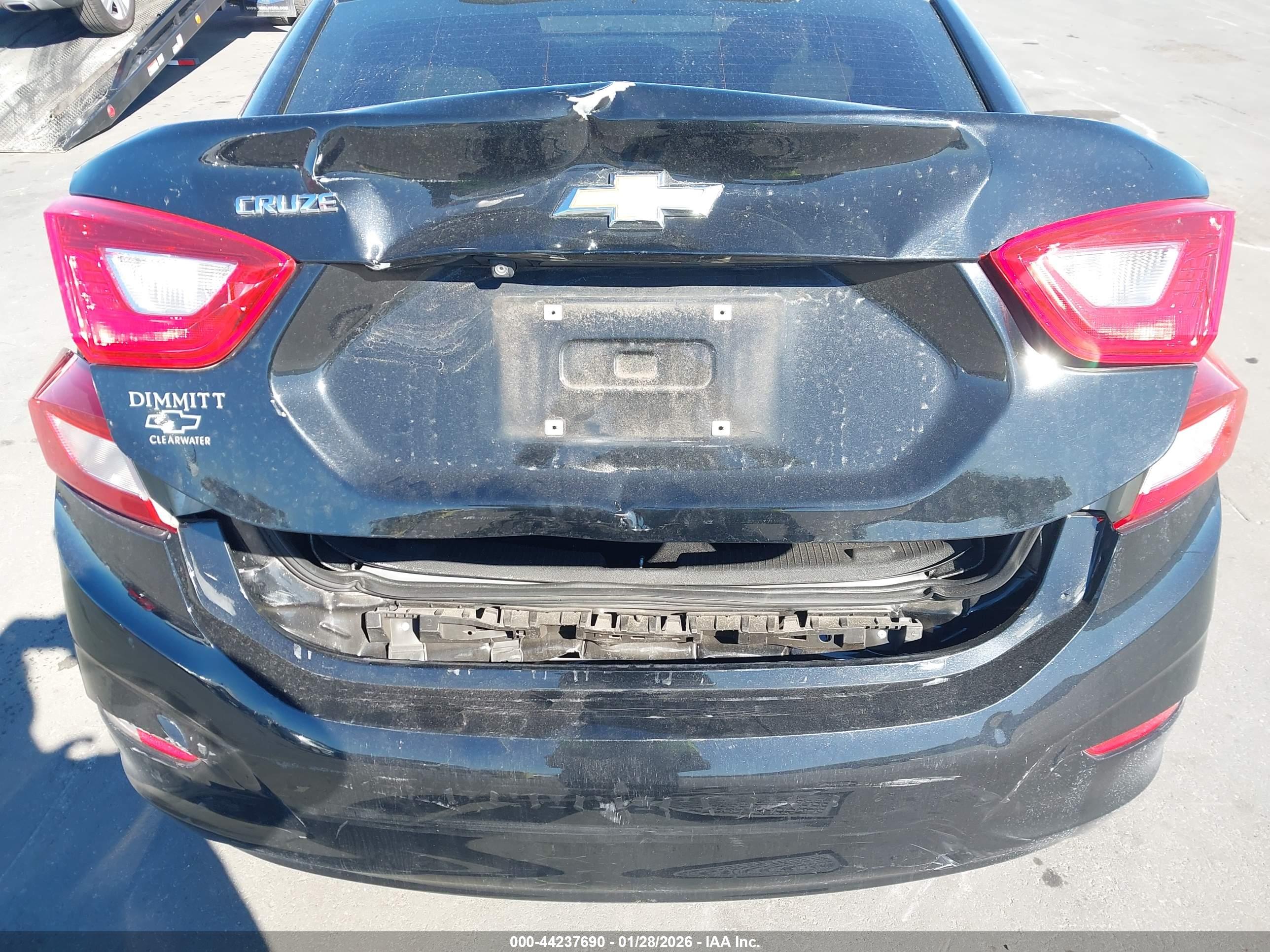 CHEVROLET CRUZE image 6