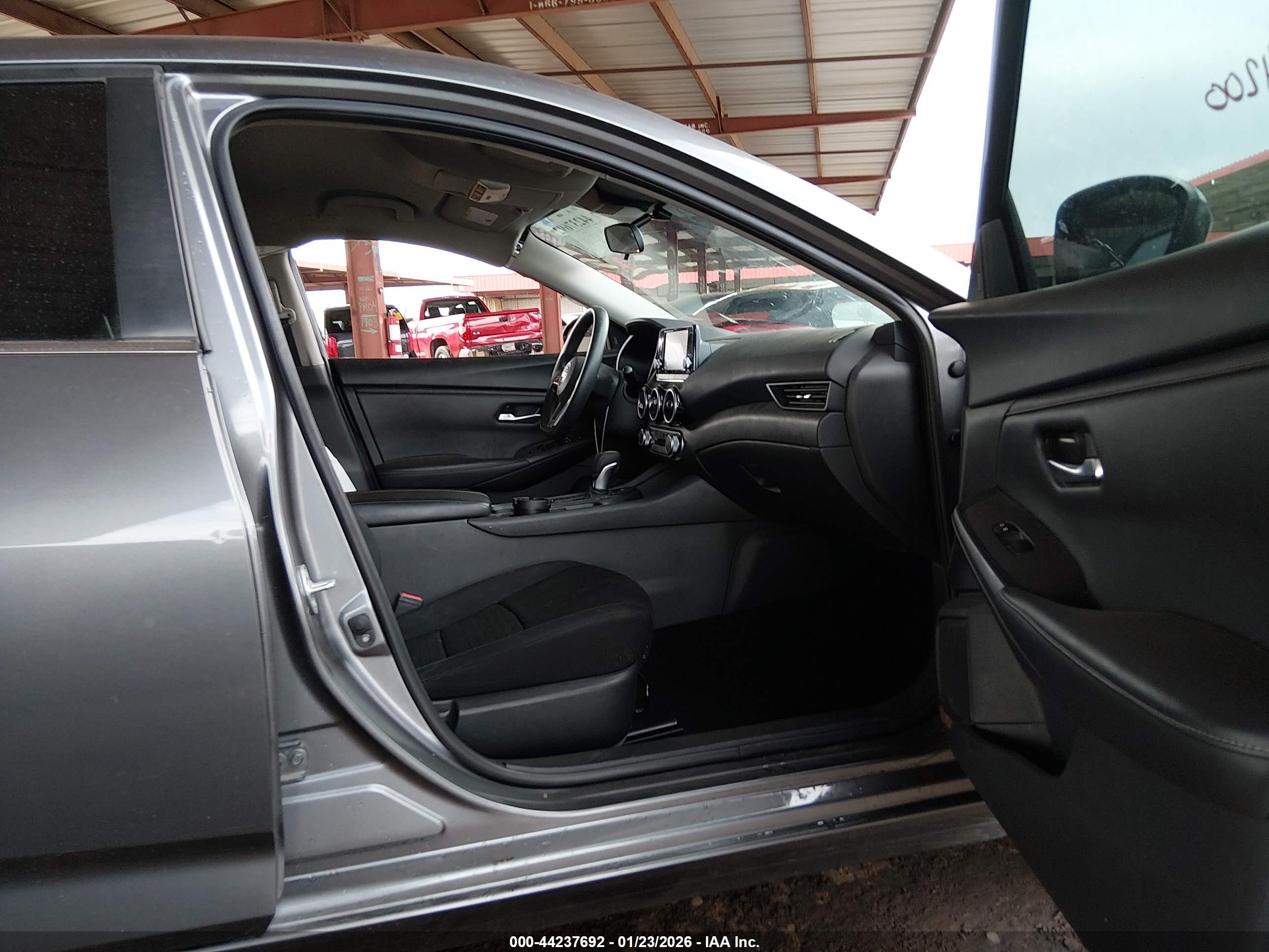 NISSAN SENTRA image 5