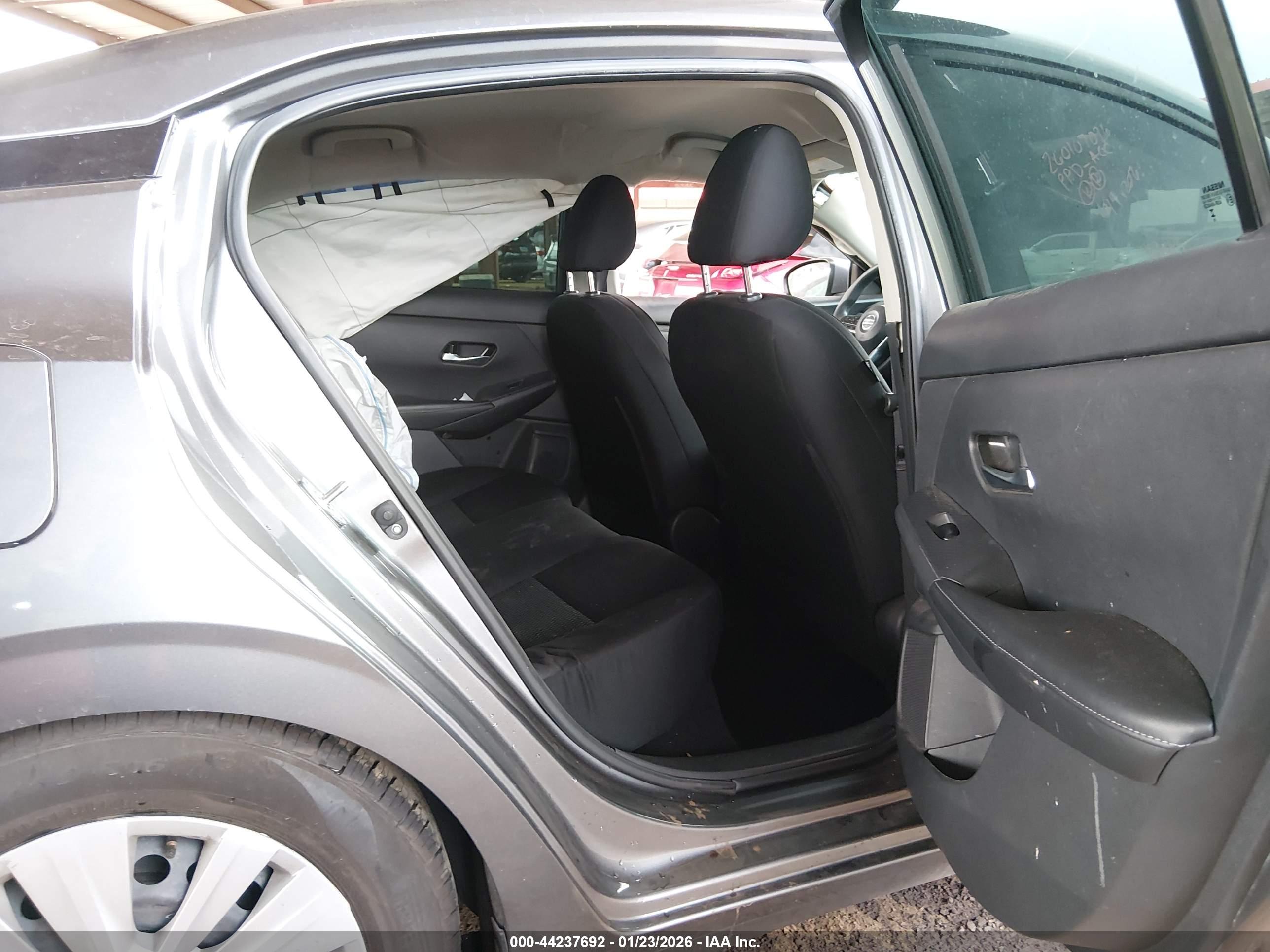 NISSAN SENTRA image 8