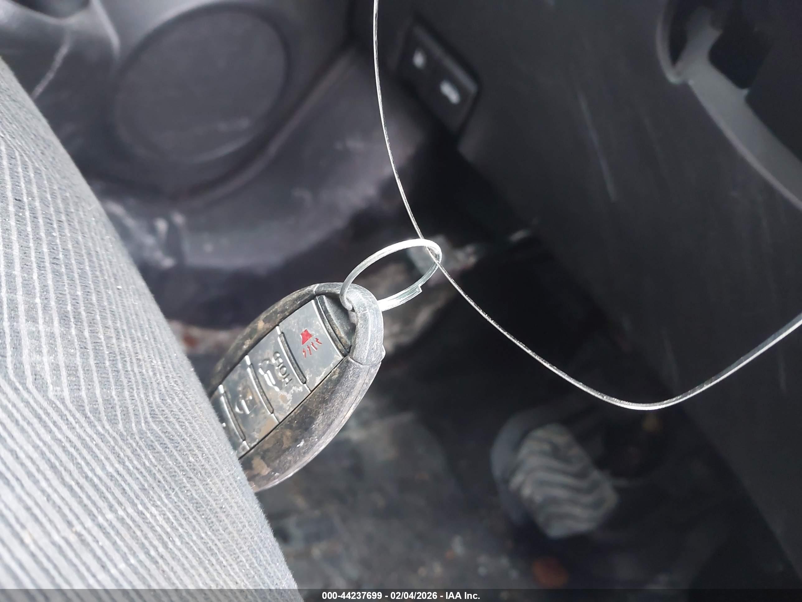 NISSAN ROGUE image 11