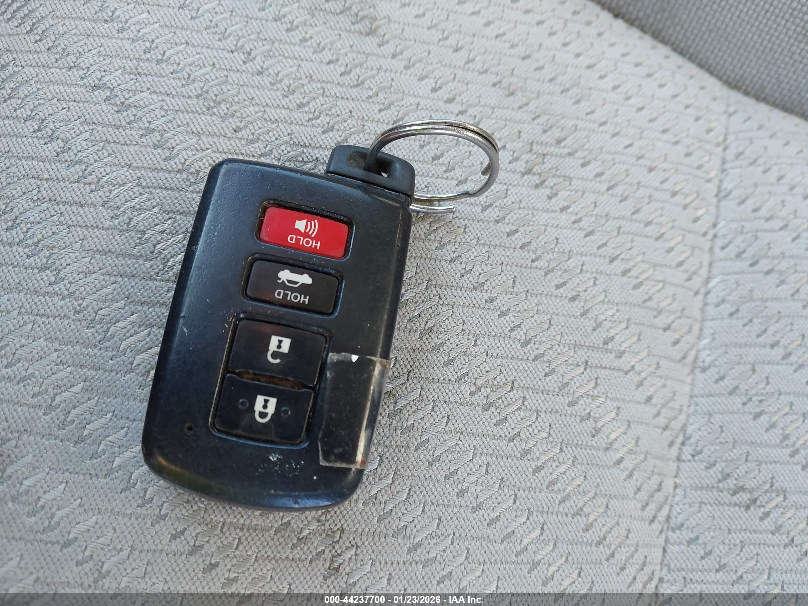 TOYOTA CAMRY image 11