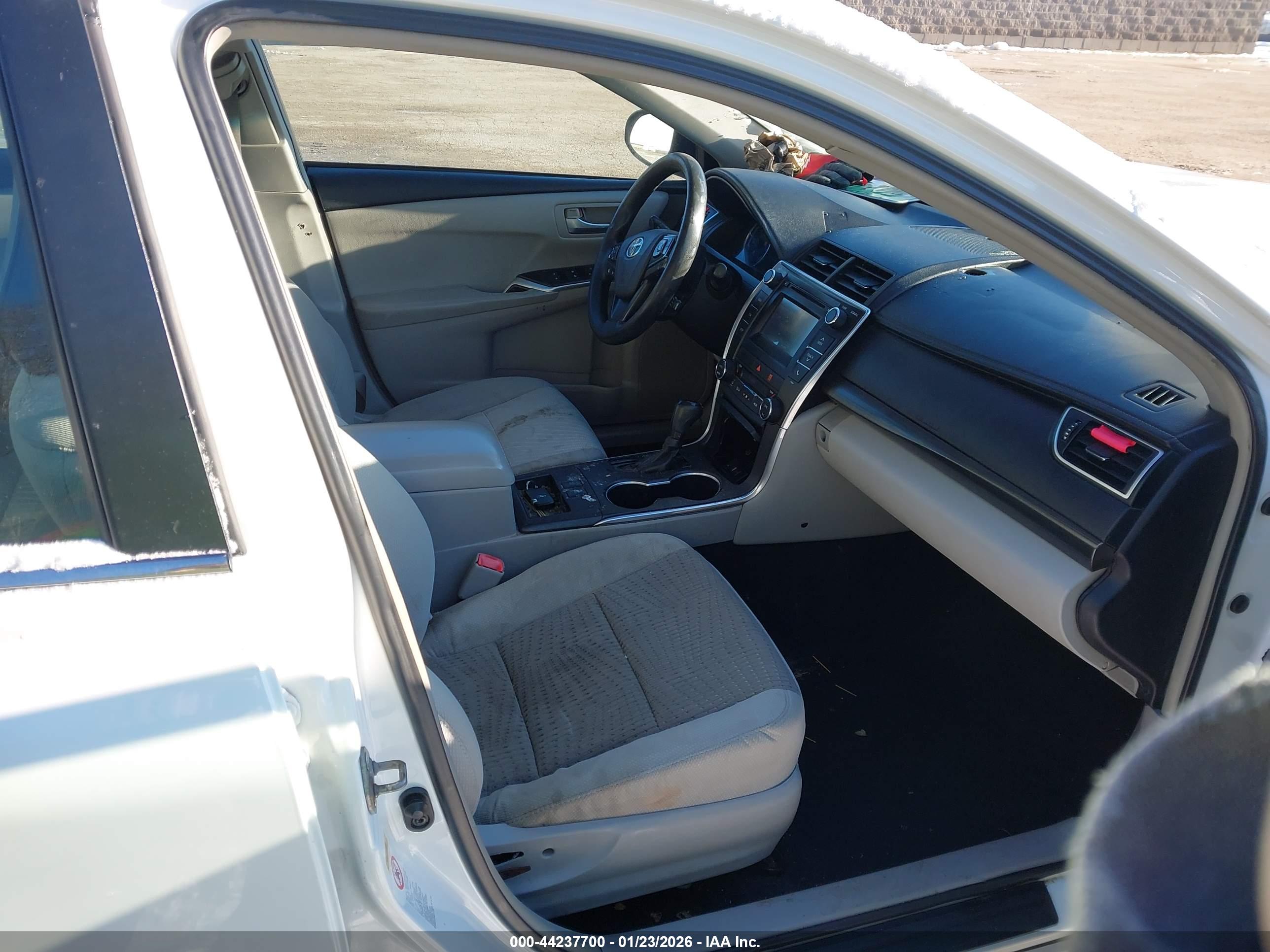 TOYOTA CAMRY image 5