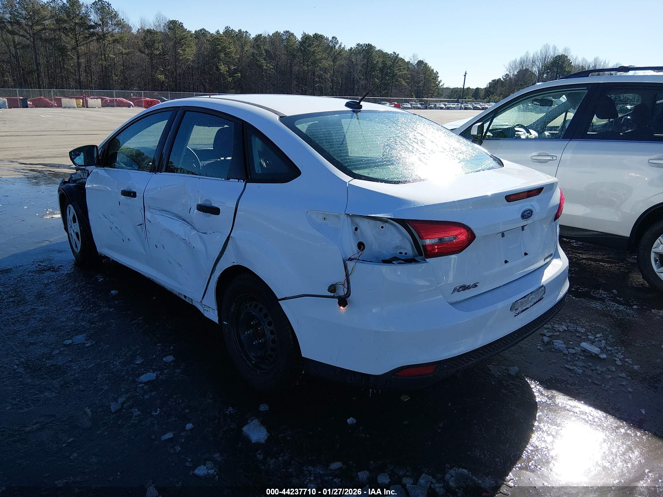 FORD FOCUS image 3