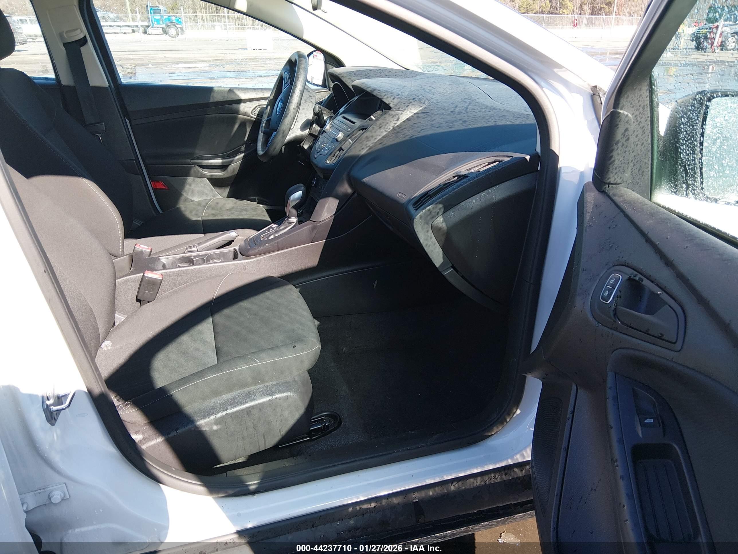 FORD FOCUS image 5