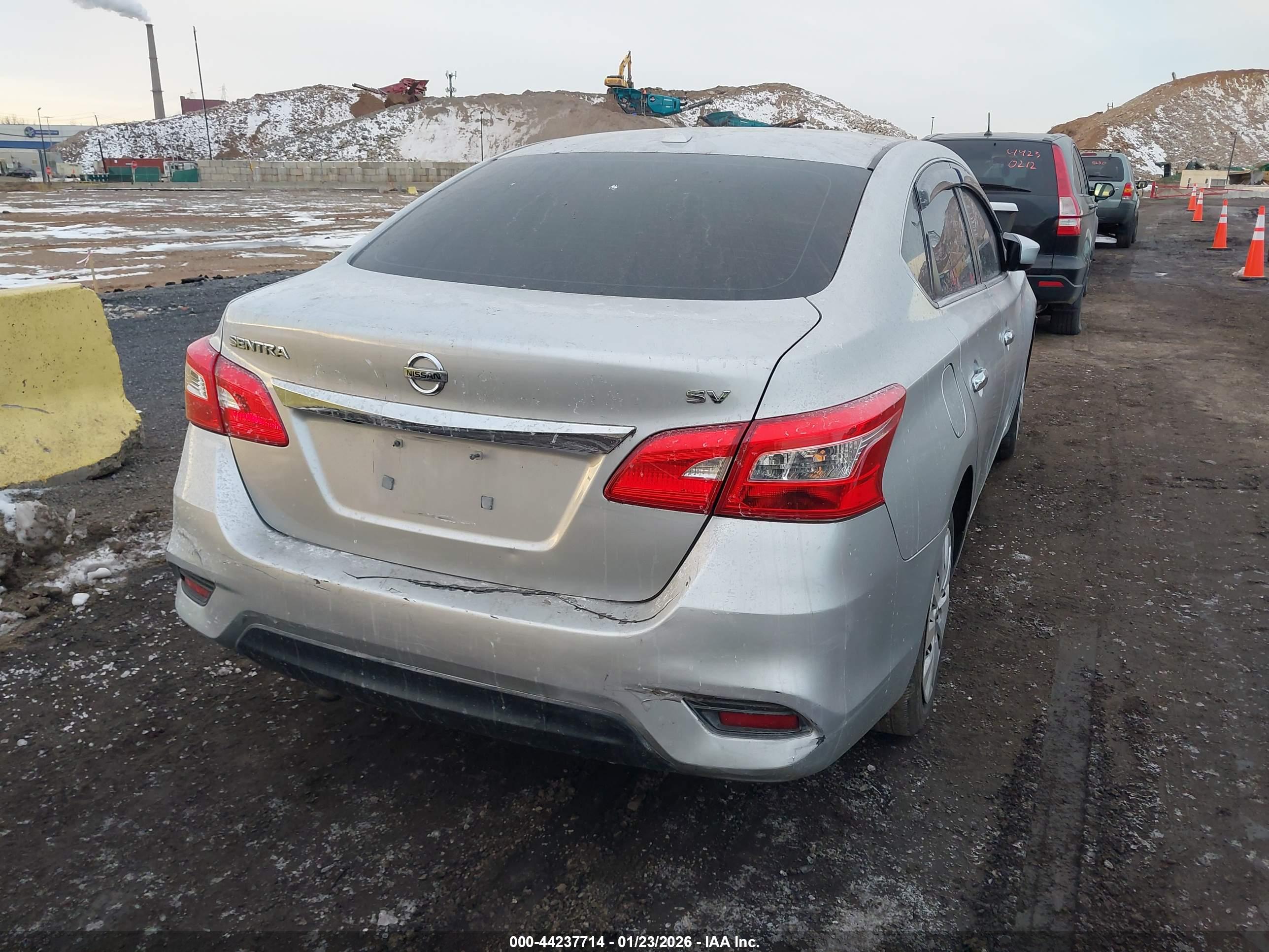 NISSAN SENTRA image 6