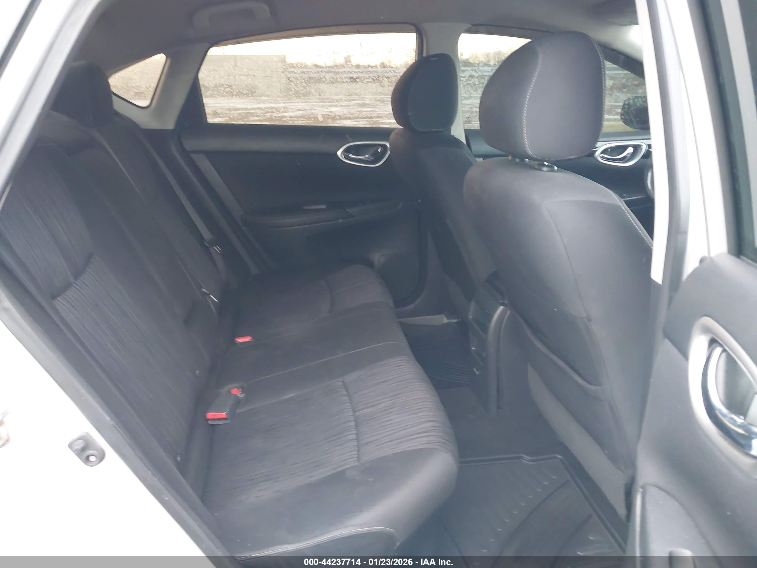 NISSAN SENTRA image 8