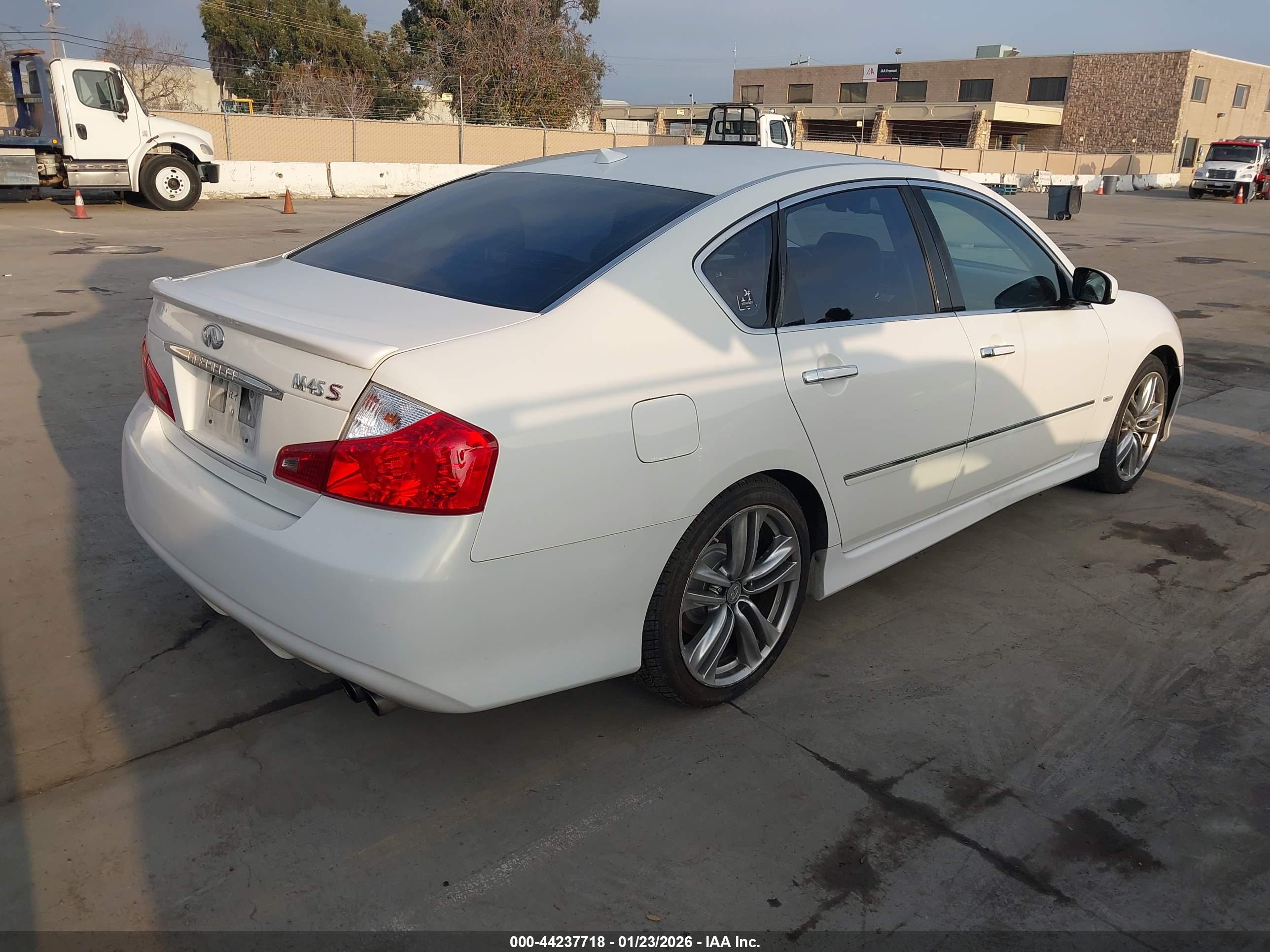 INFINITI M45 image 4