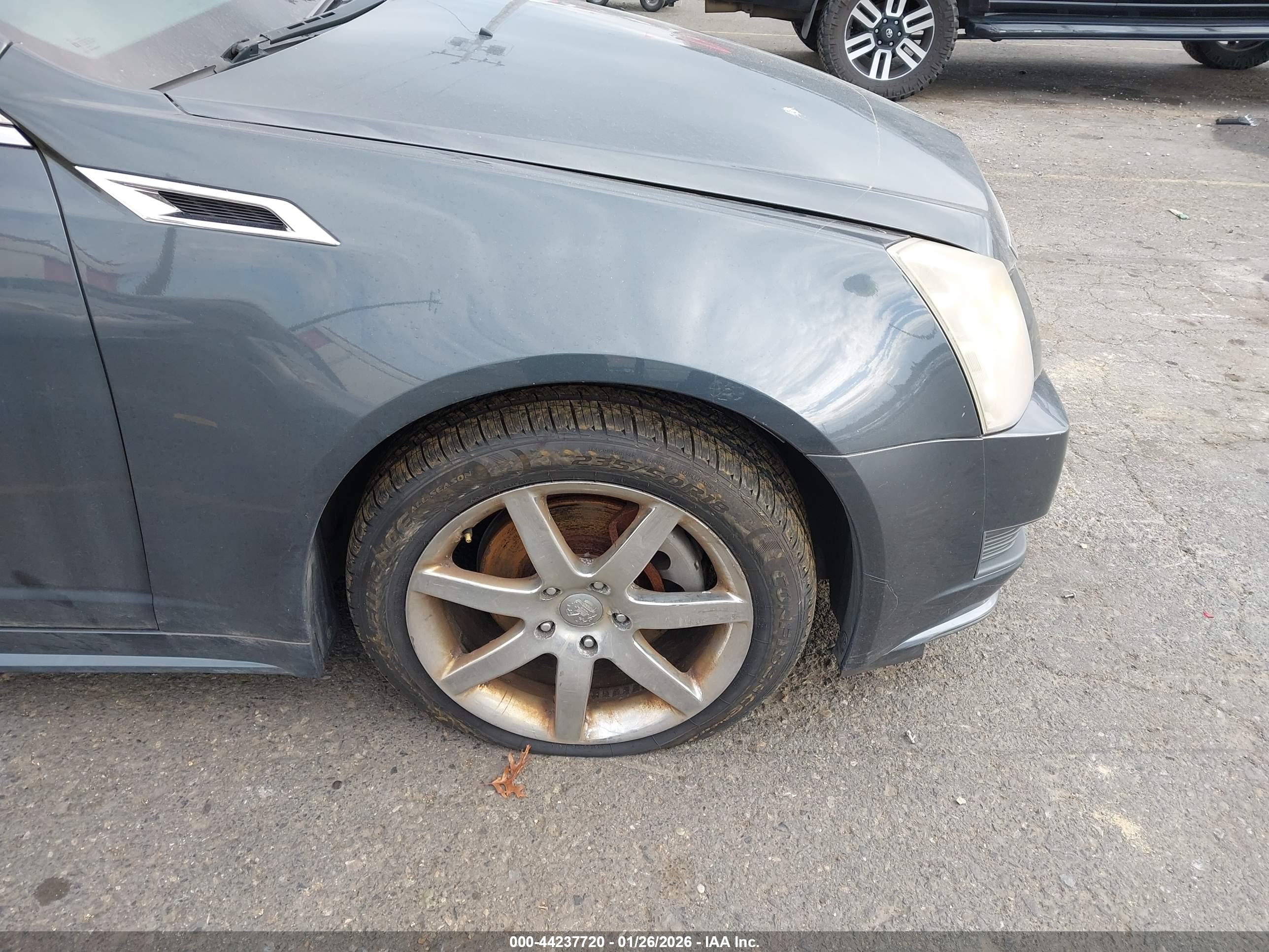 CADILLAC CTS image 6