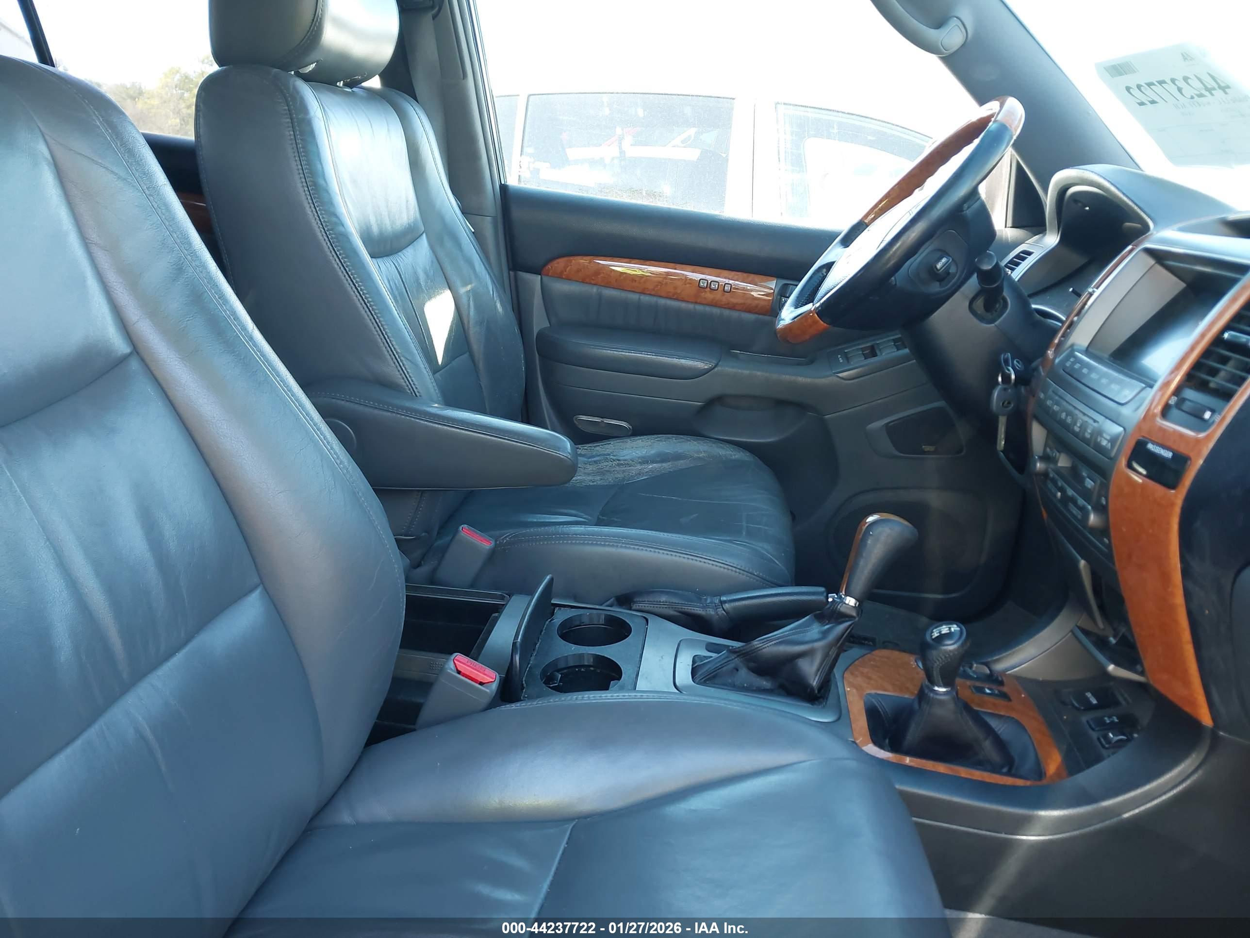 LEXUS GX image 5