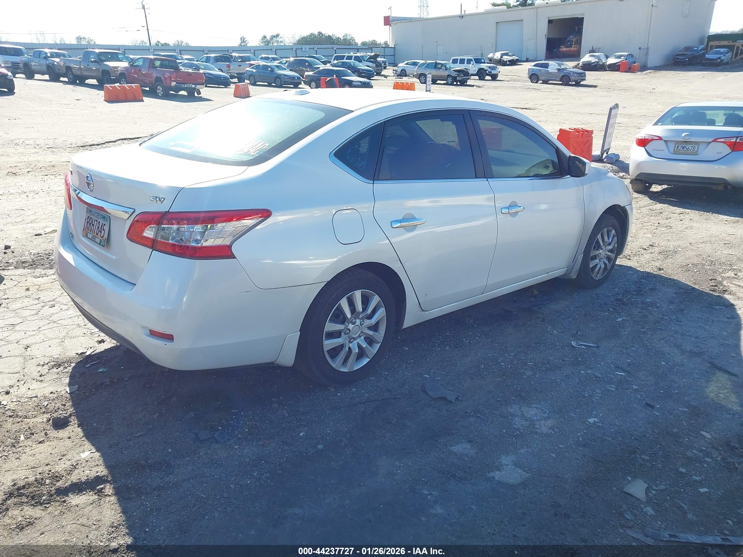 NISSAN SENTRA image 4