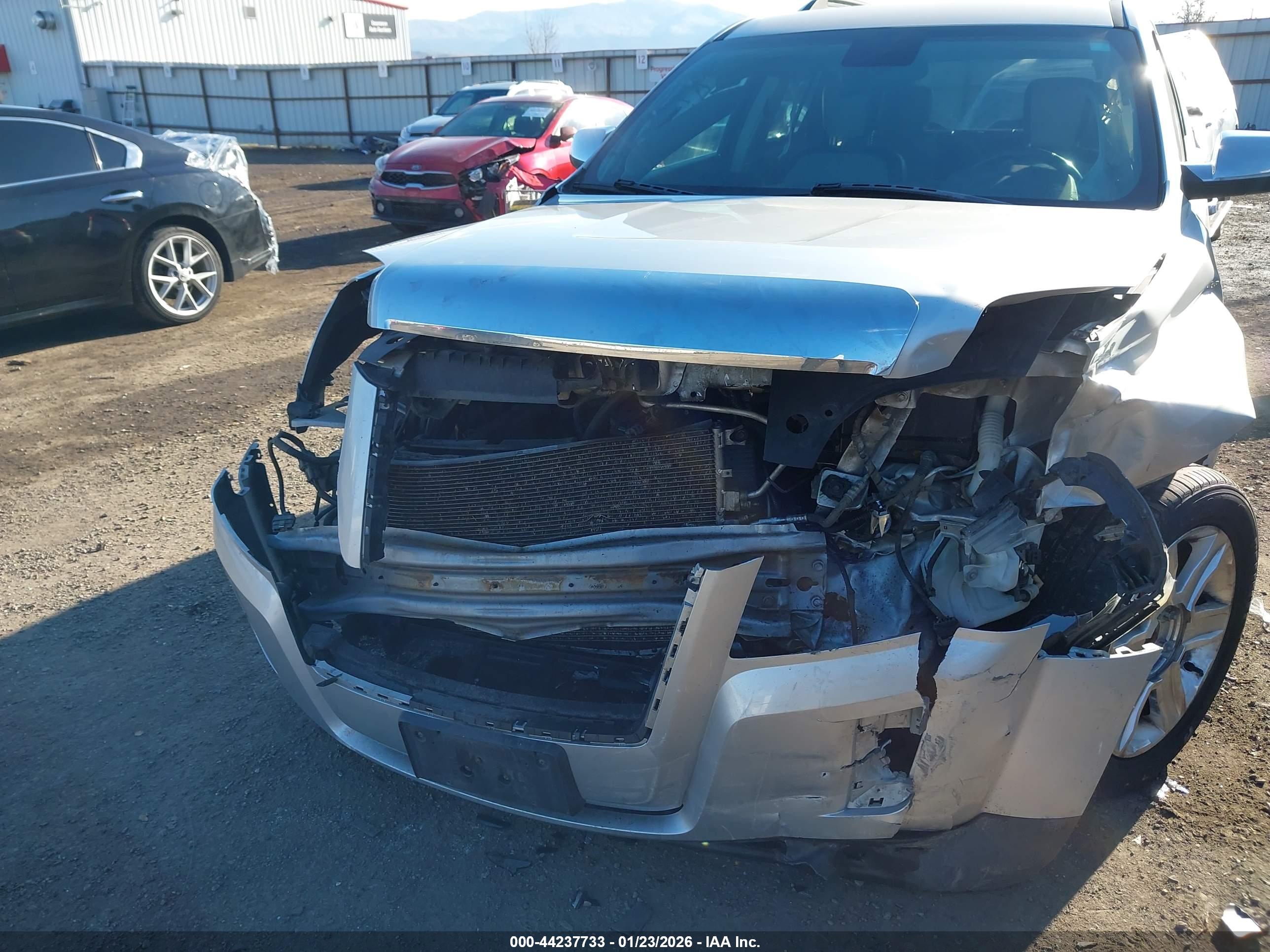 GMC TERRAIN image 6
