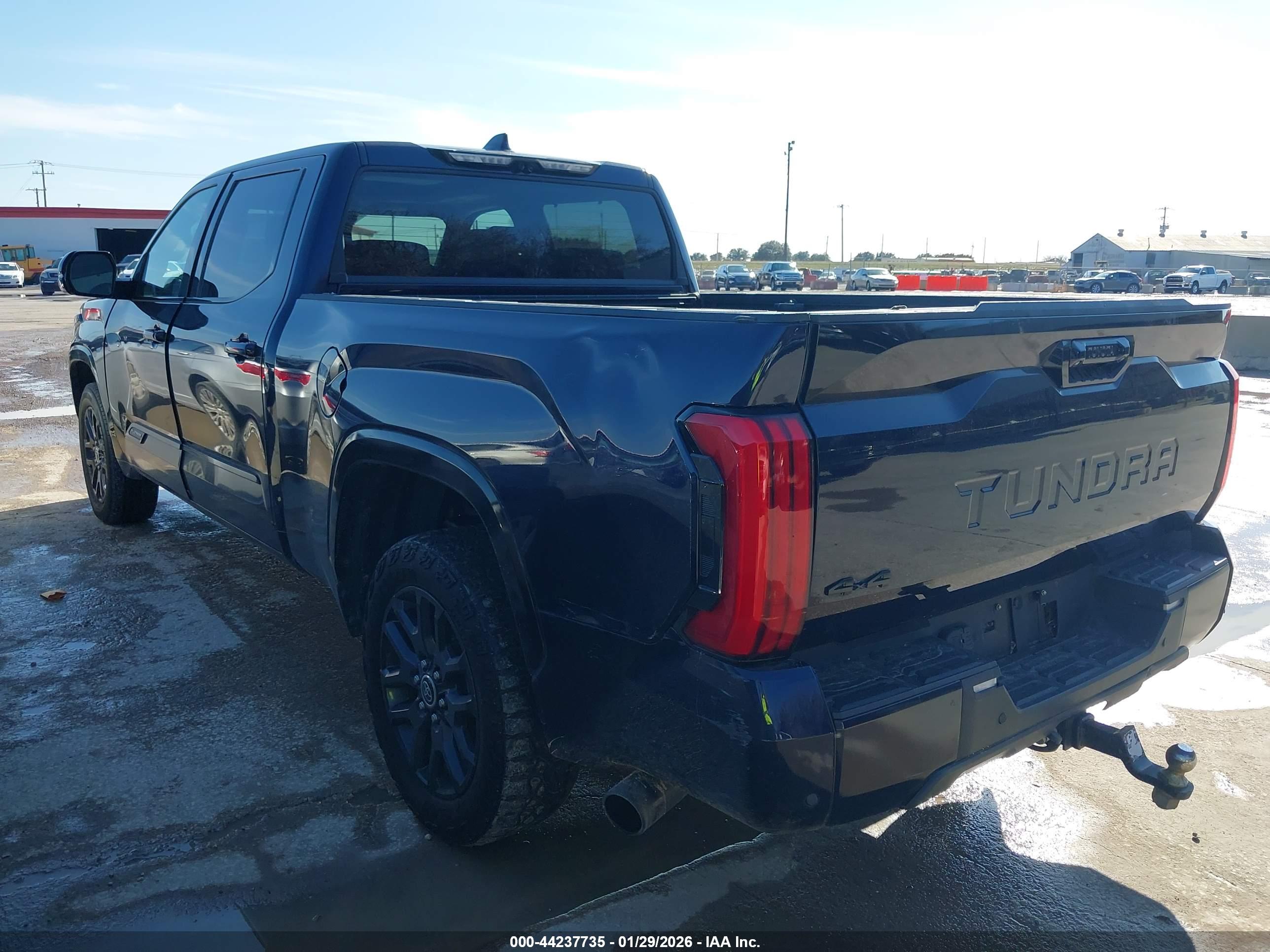 TOYOTA TUNDRA image 3