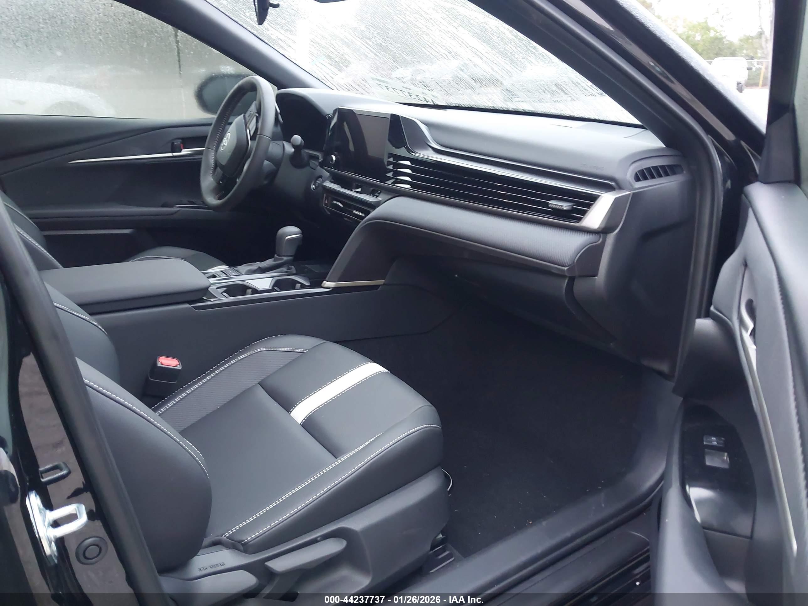 TOYOTA CAMRY image 5
