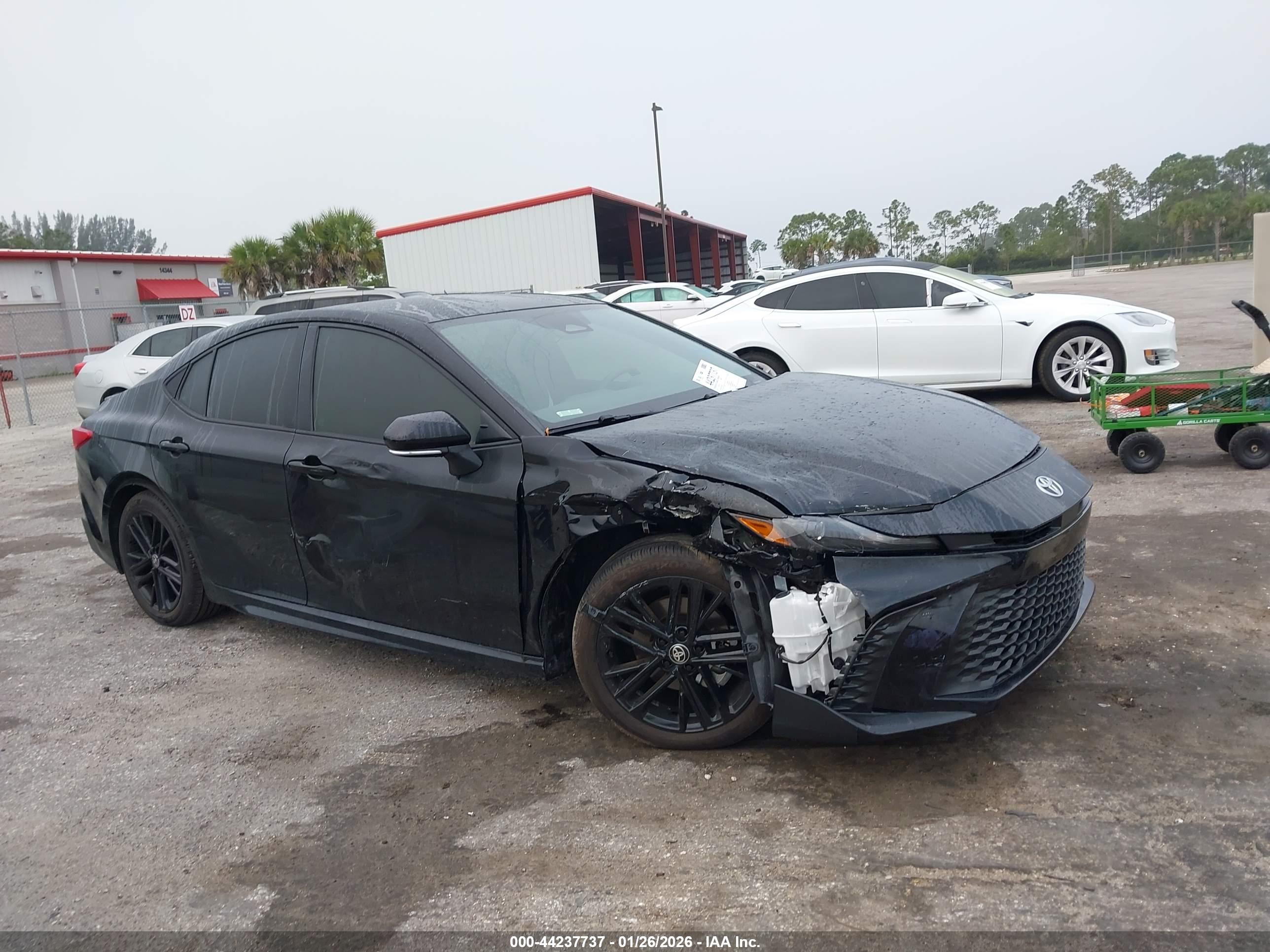 TOYOTA CAMRY image 6