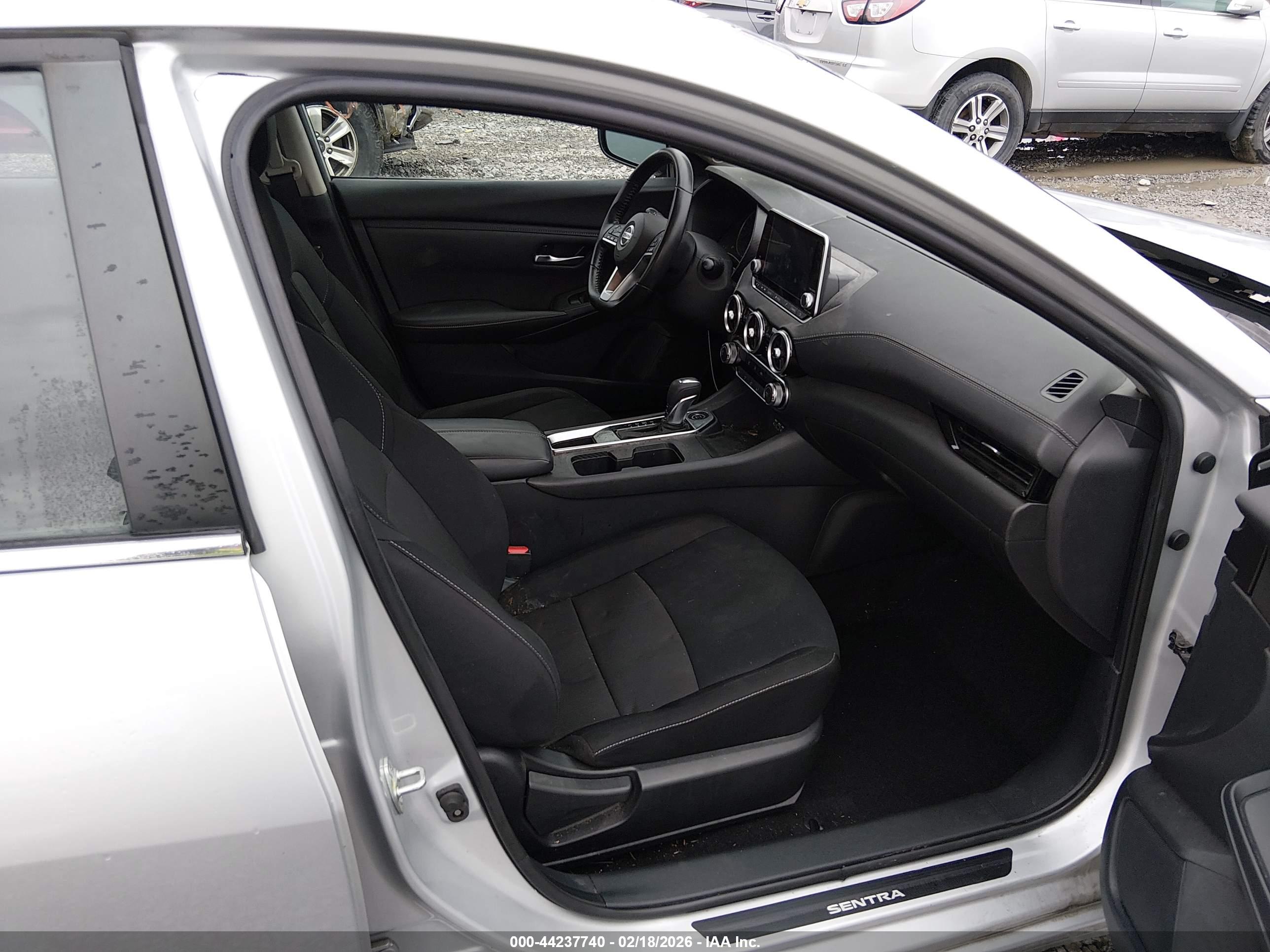NISSAN SENTRA image 5