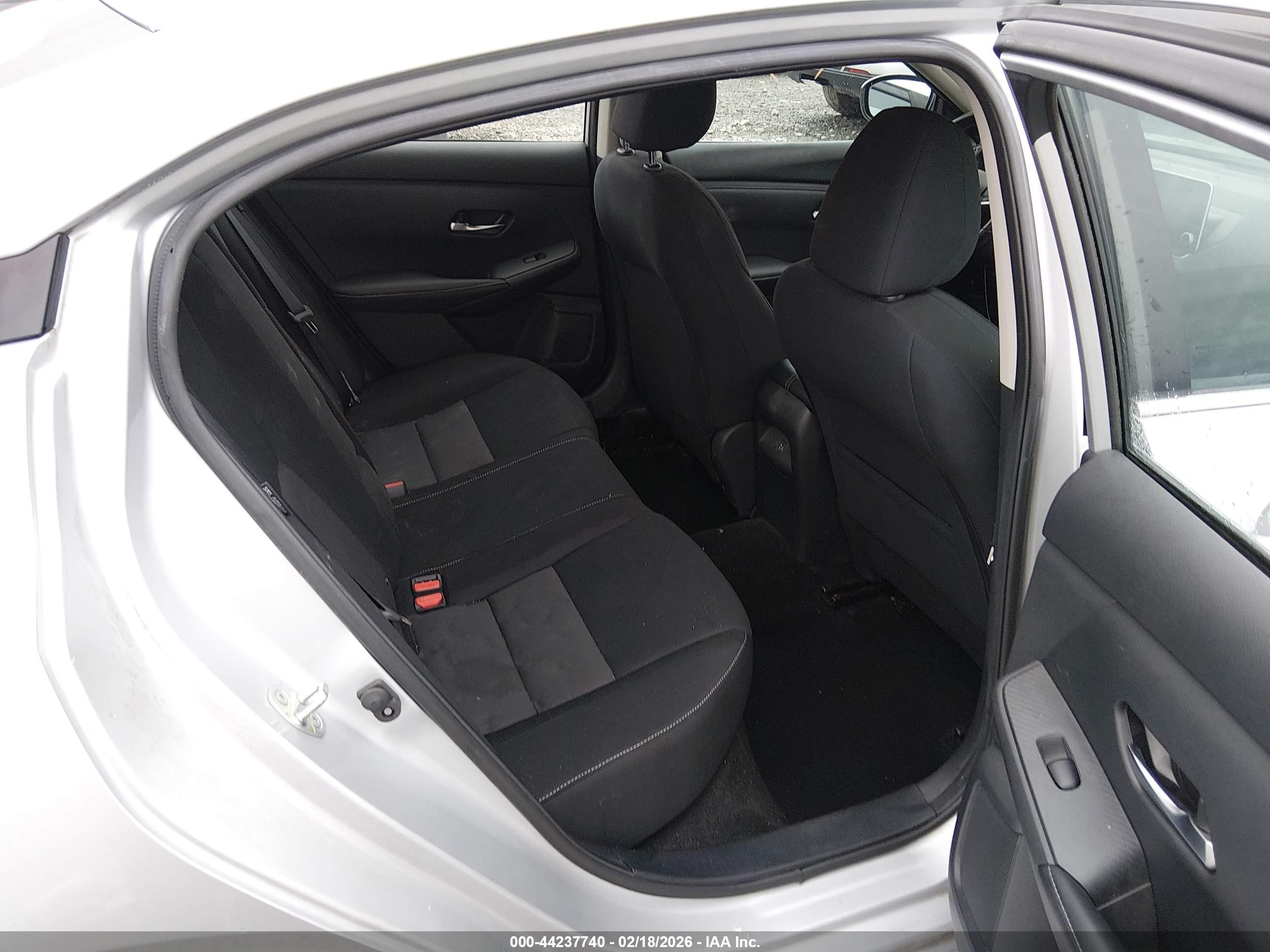 NISSAN SENTRA image 8