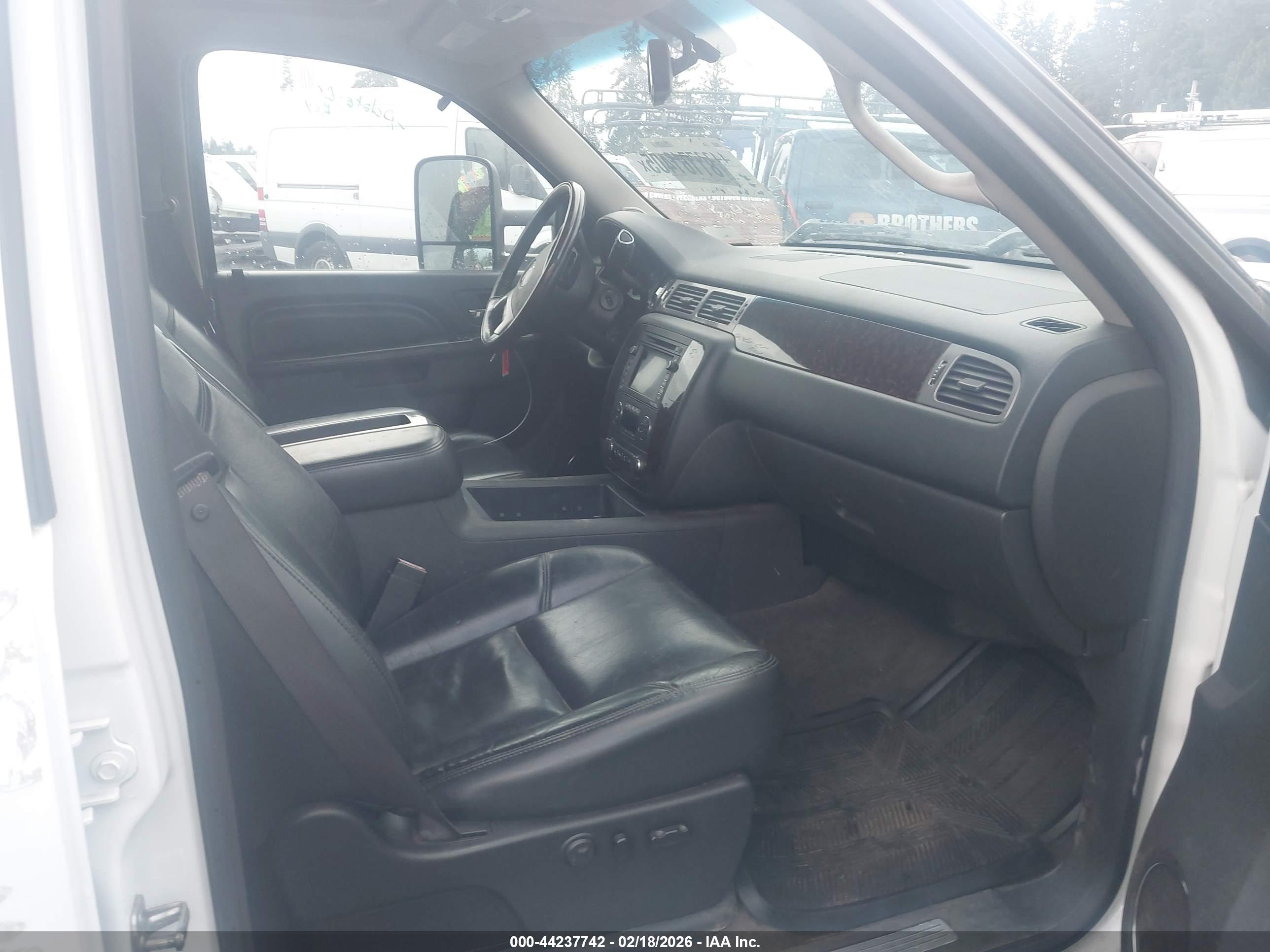 GMC SIERRA image 5