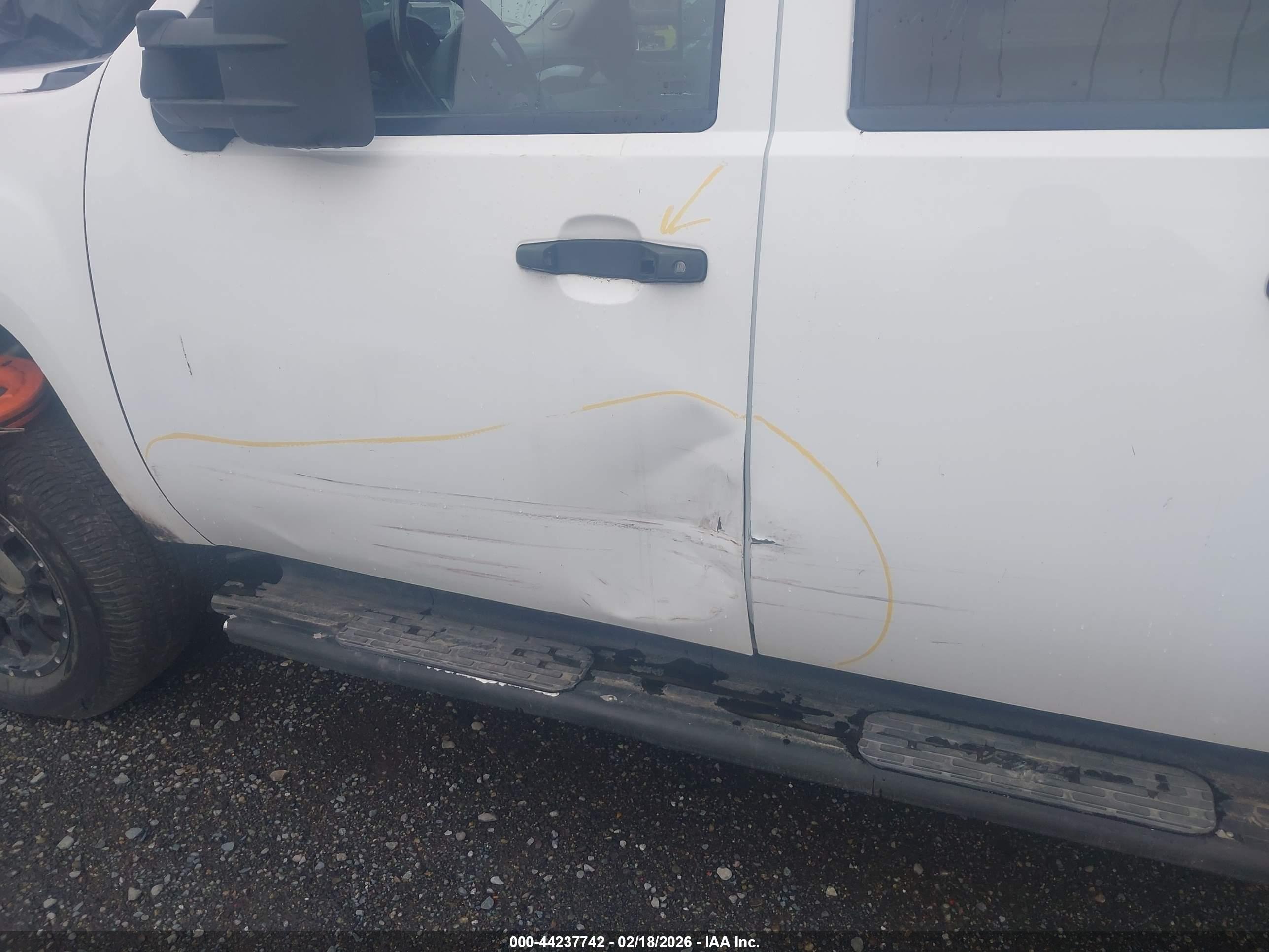 GMC SIERRA image 6