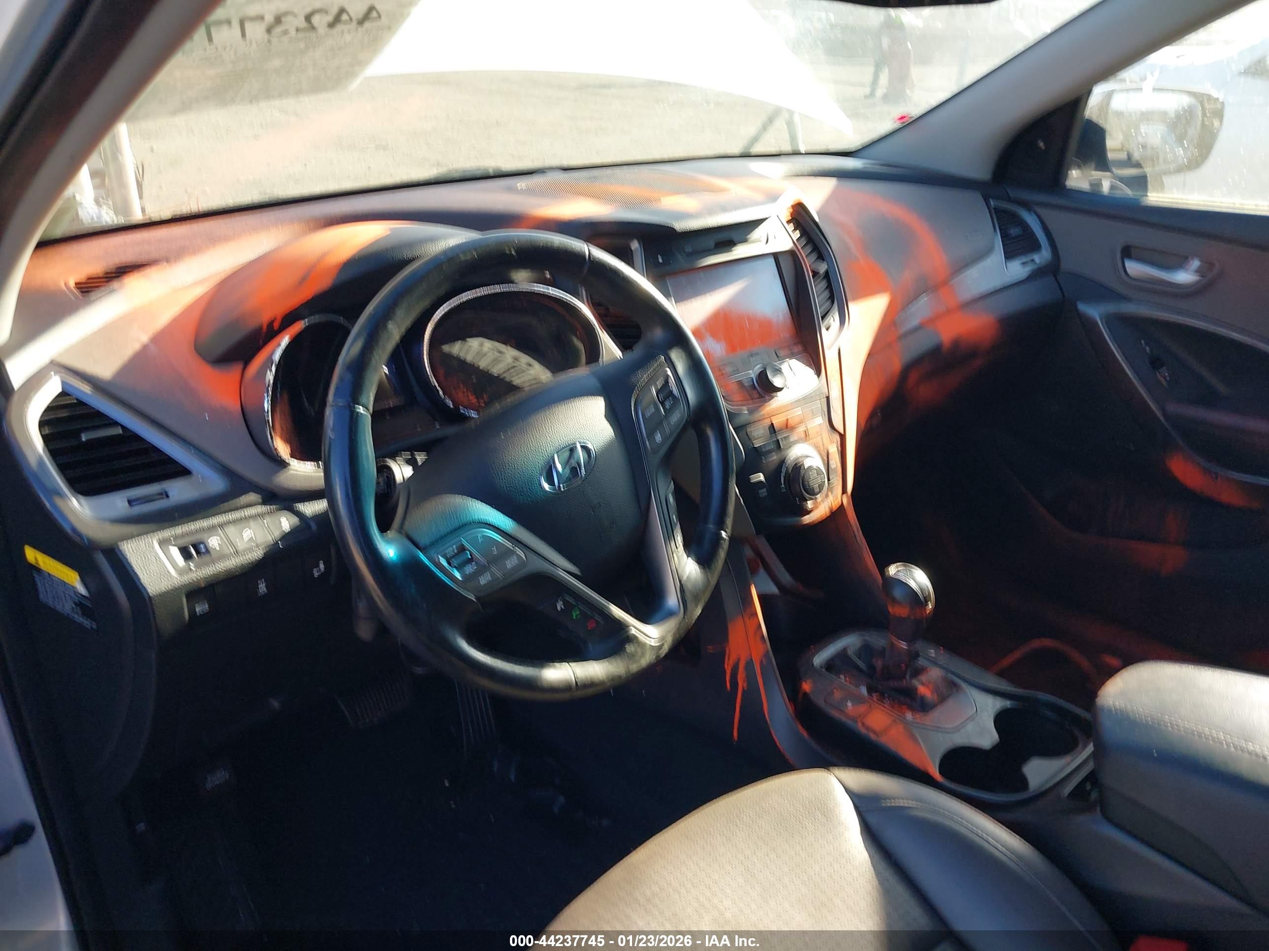 HYUNDAI SANTA image 6
