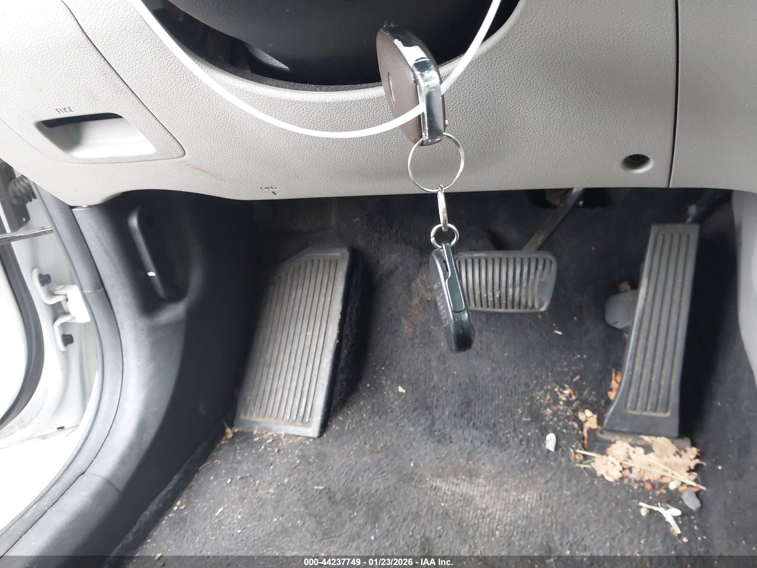 HYUNDAI TUCSON image 11