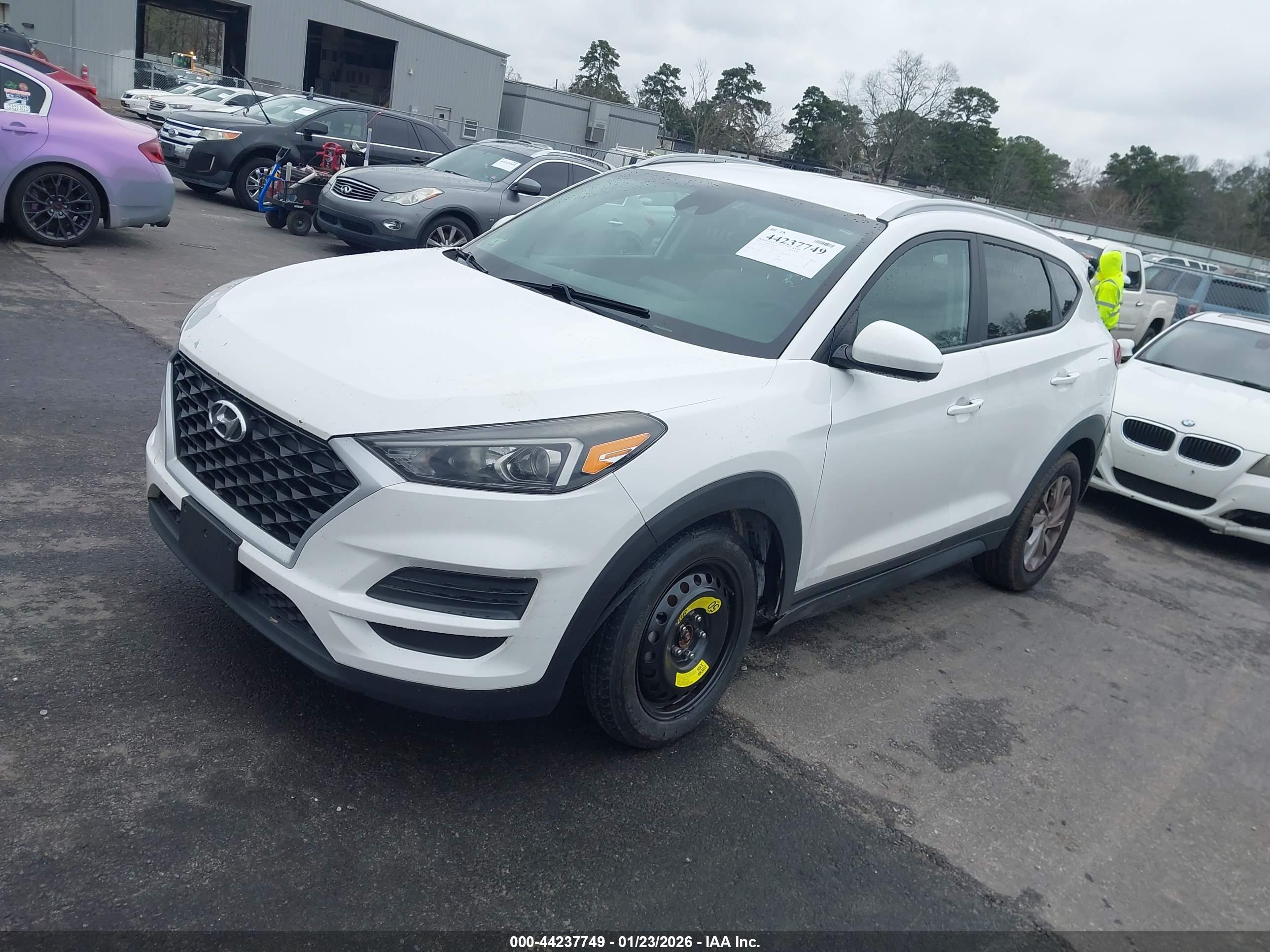 HYUNDAI TUCSON image 2