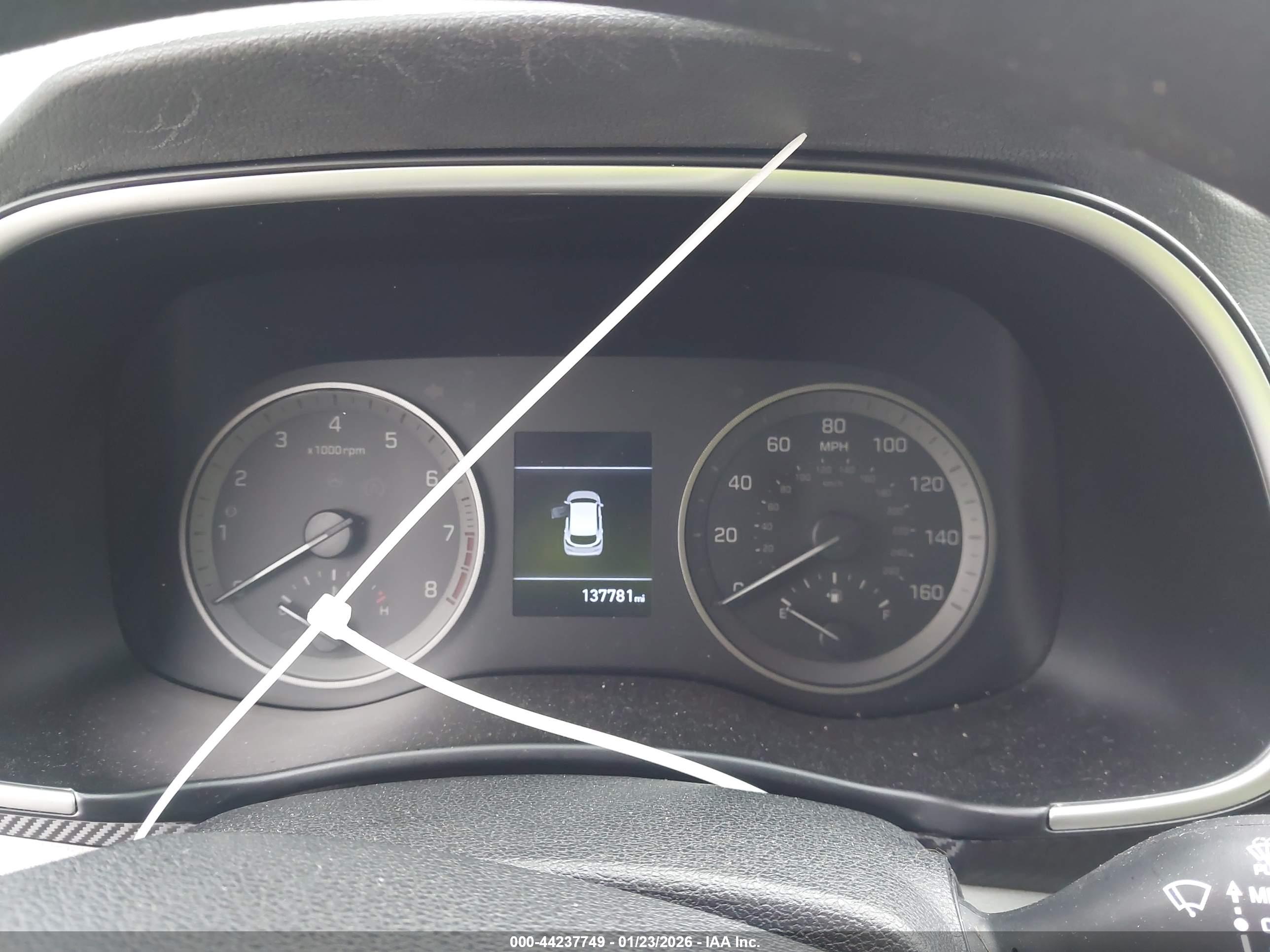 HYUNDAI TUCSON image 7