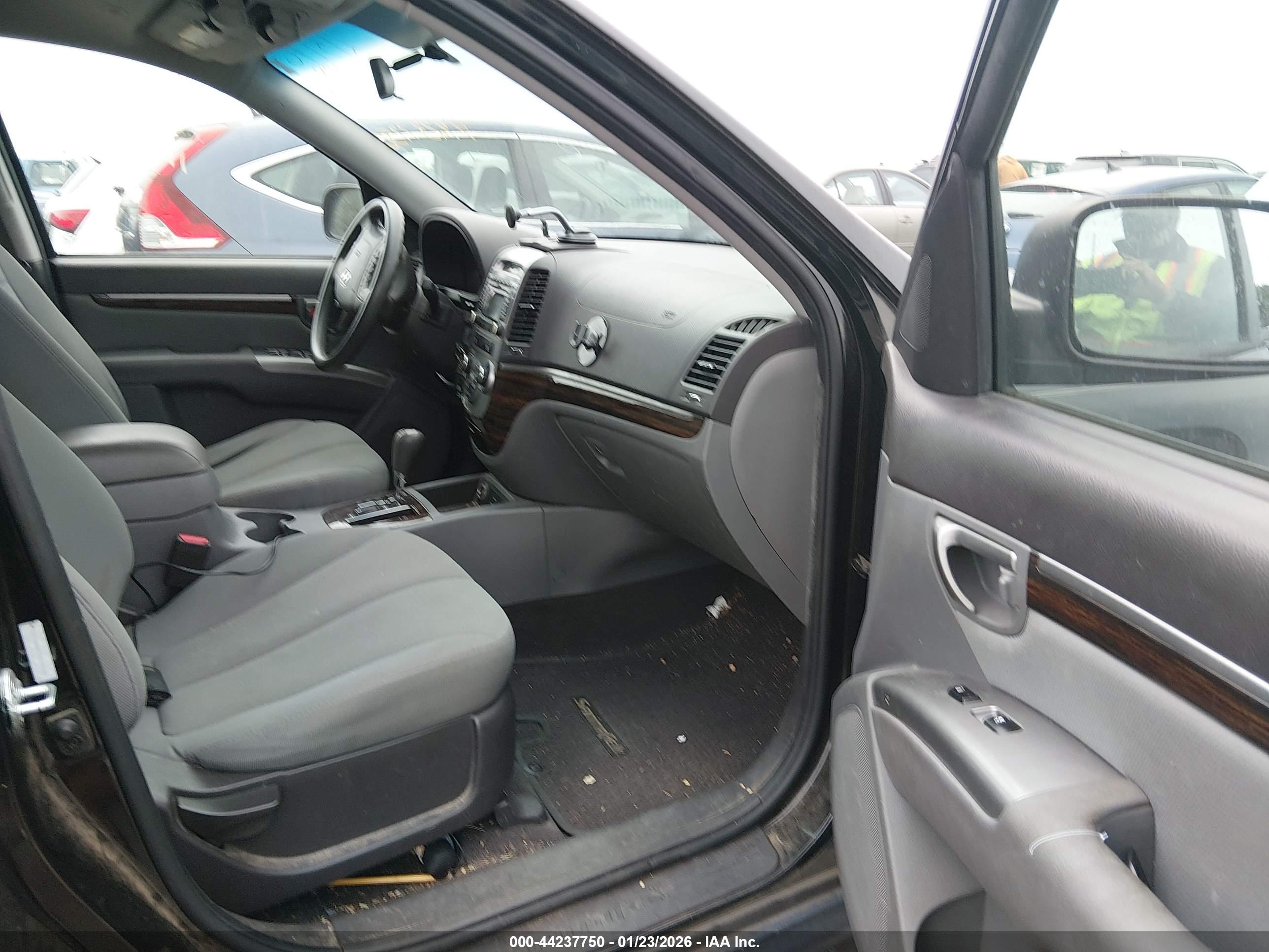 HYUNDAI SANTA image 5