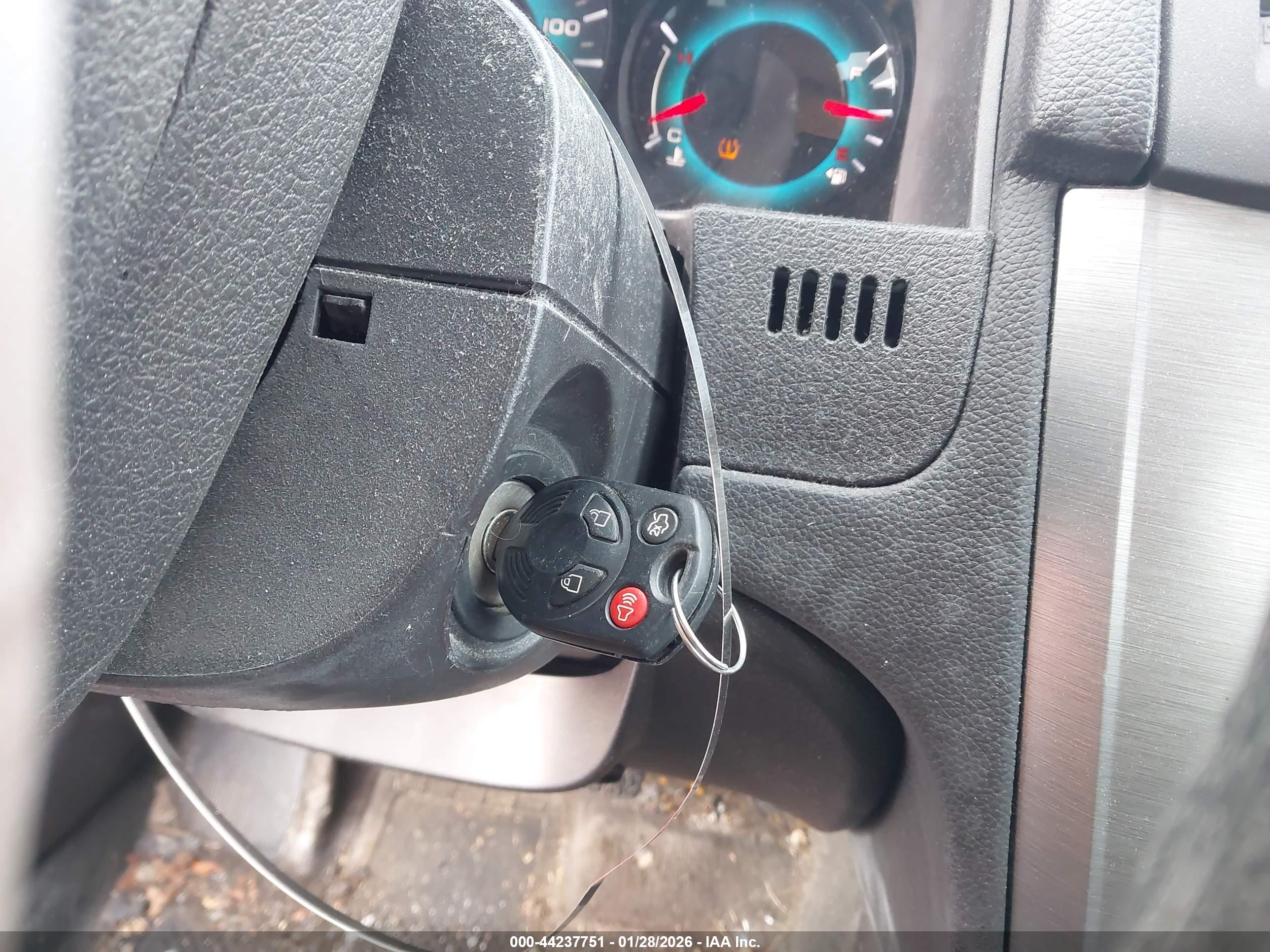 FORD FUSION image 11