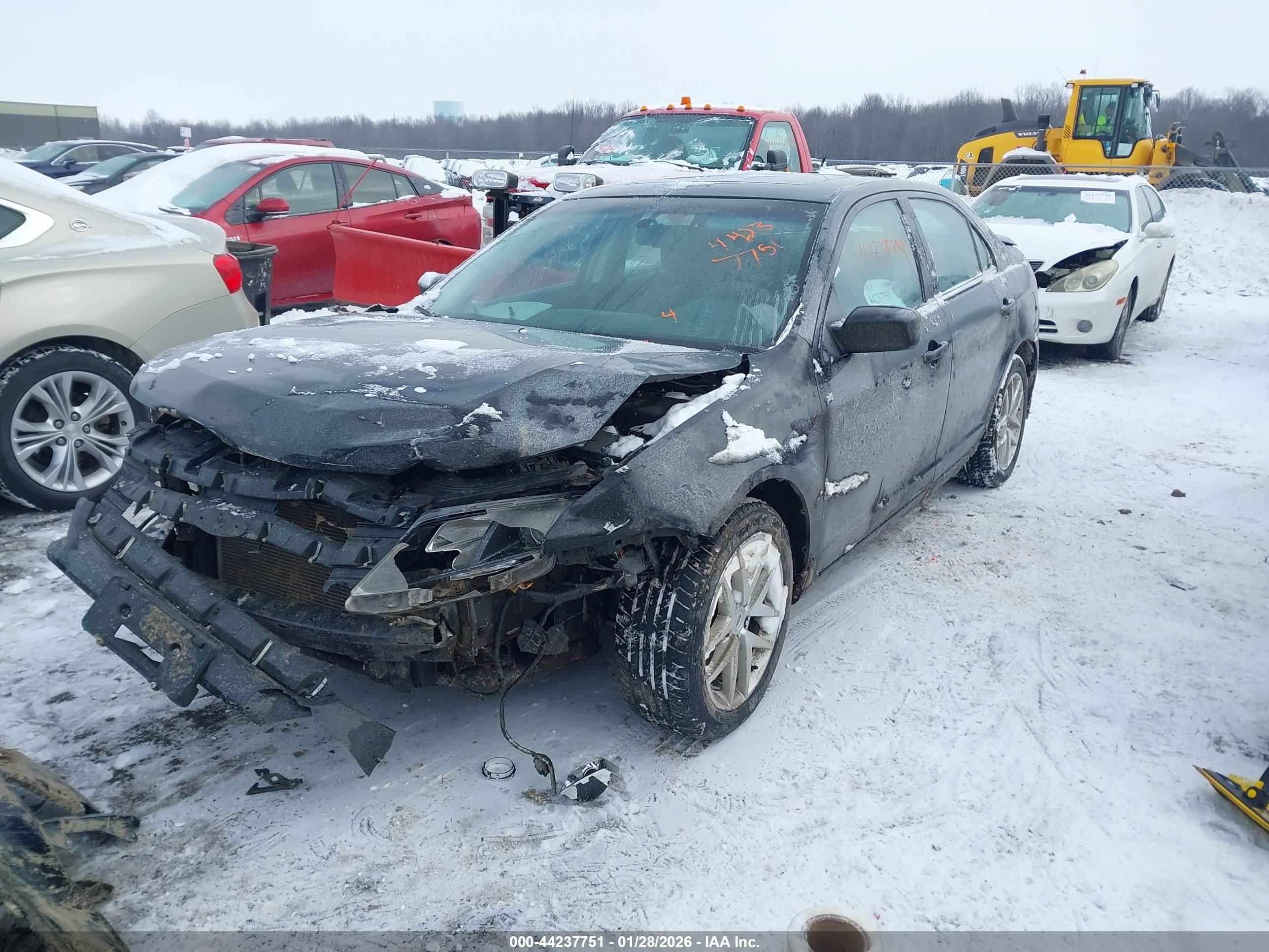 FORD FUSION image 2