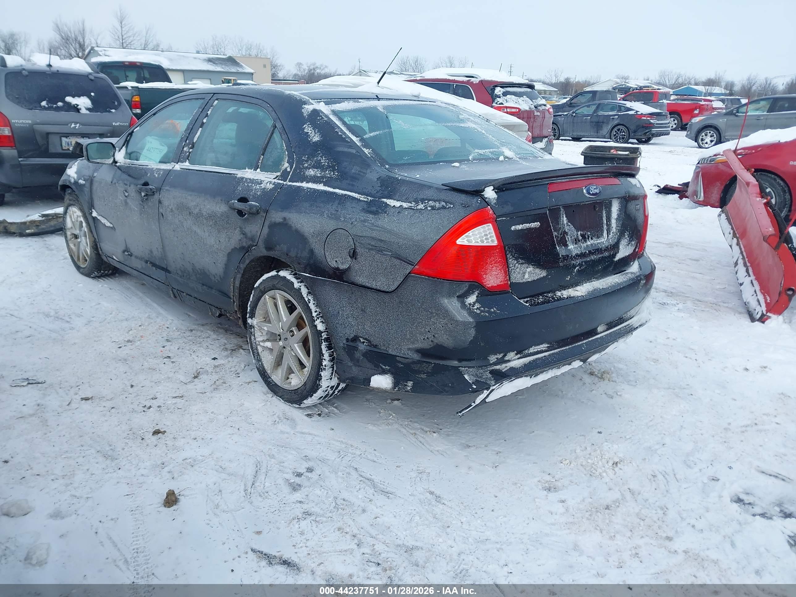 FORD FUSION image 3