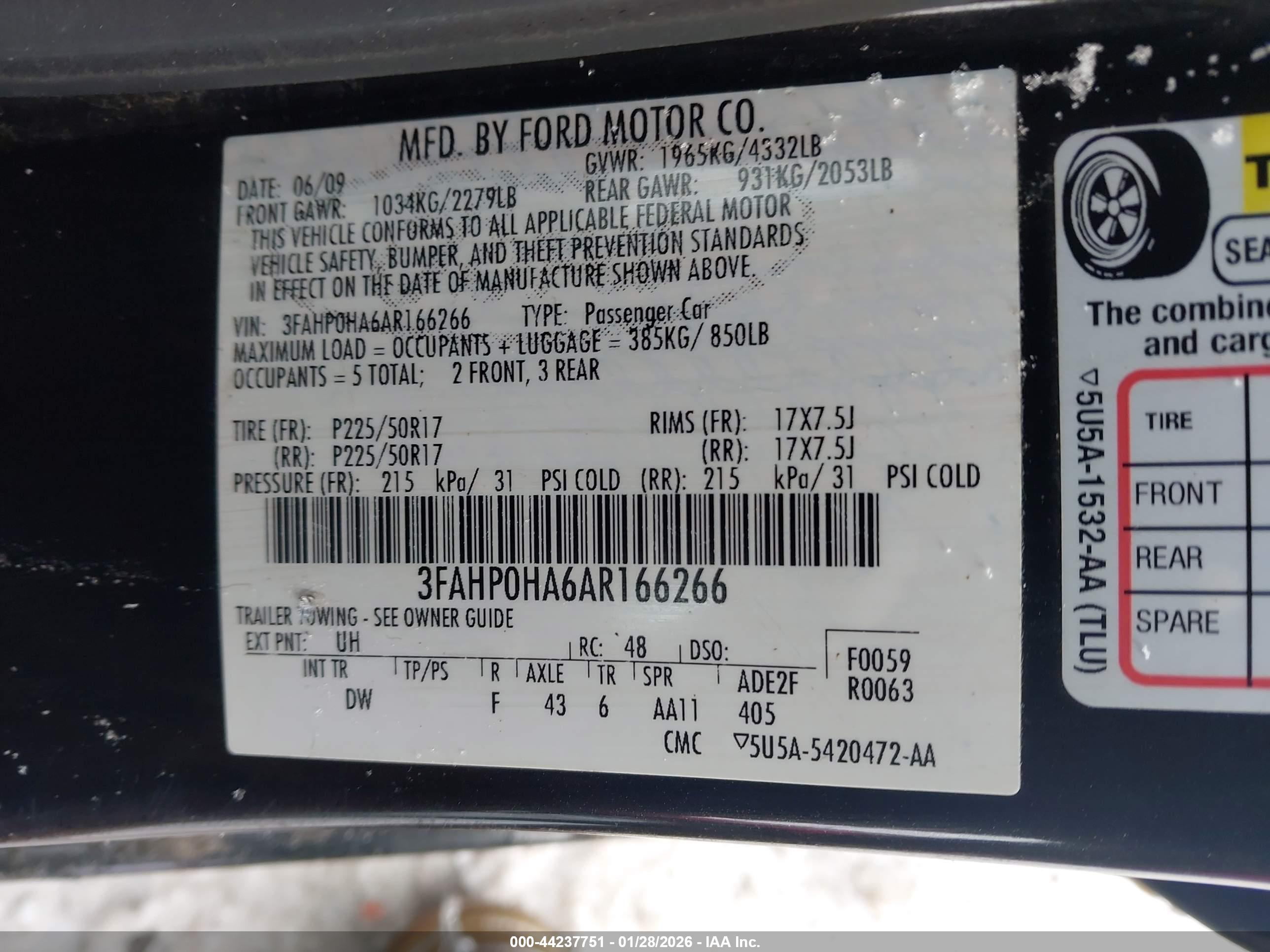 FORD FUSION image 9